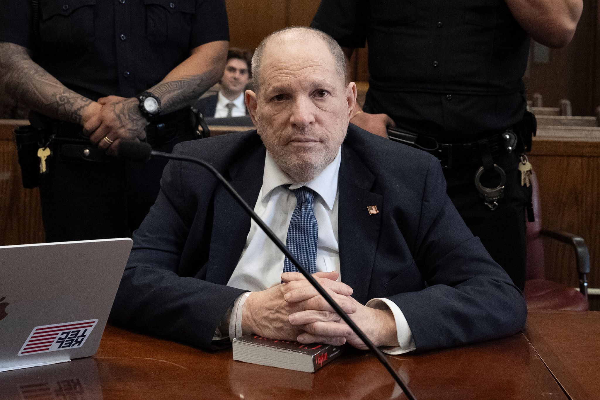 Die Jury für den Weinstein-Prozess steht.