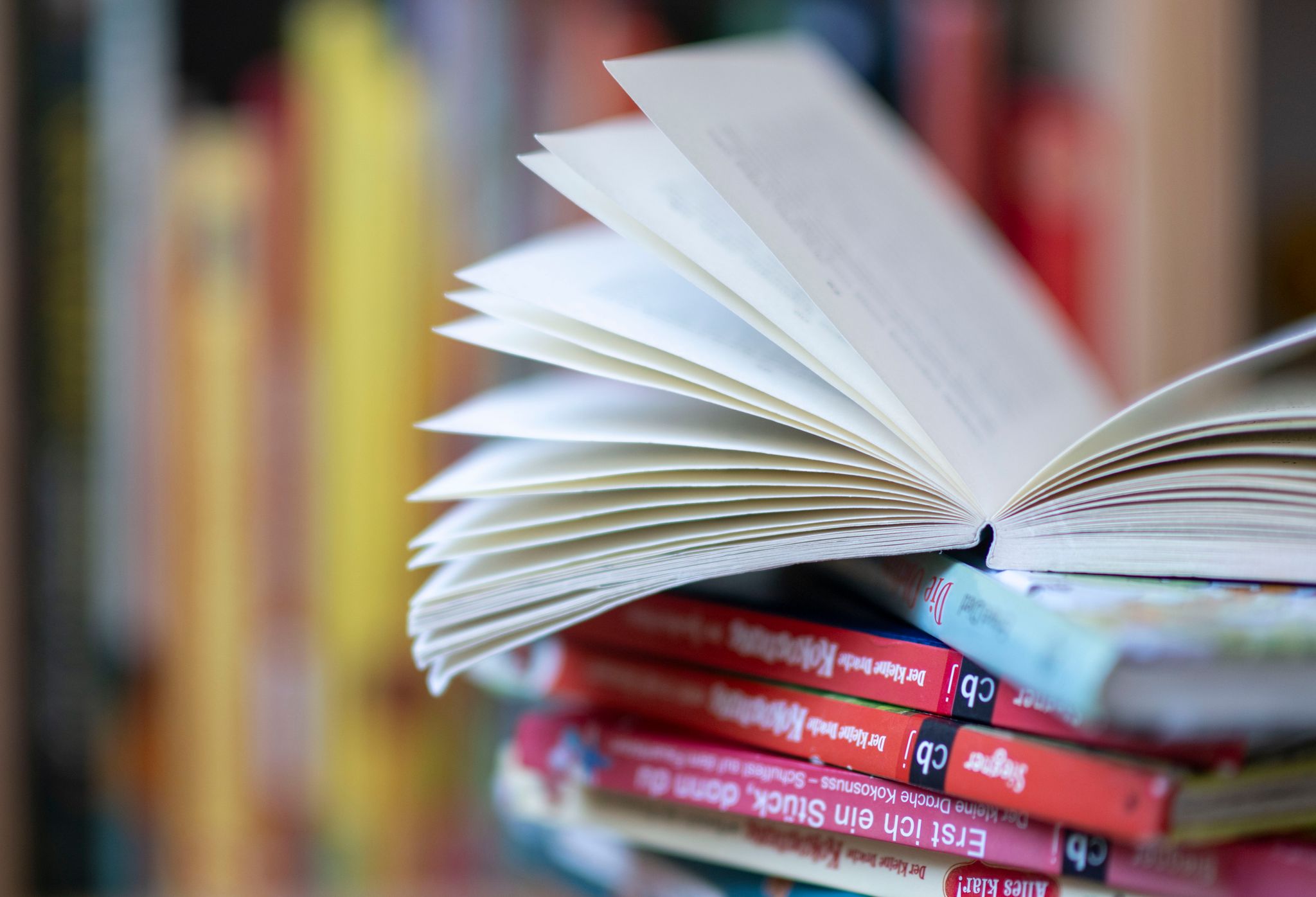 Künstliche Intelligenz als Co-Autor – kreative Hilfe oder kulturelle Bedrohung?