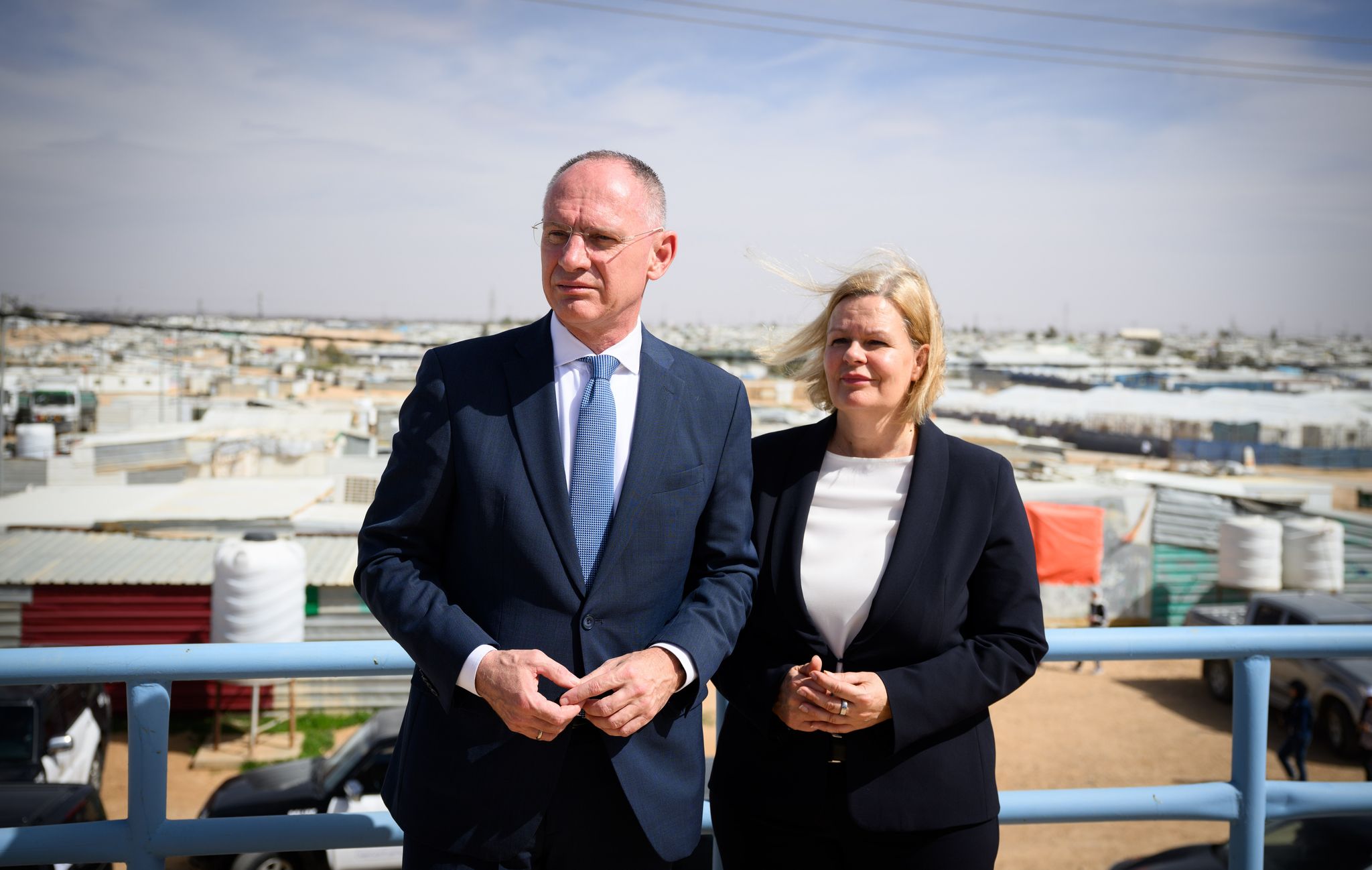Ende März wollte Nancy Faeser (SPD), geschäftsführende Bundesinnenministerin, mit ihrem österreichischen Amtskollegen, Gerhard Karner, erst nach Jordanien und dann nach Syrien fliegen. Doch die beiden Minister brachen nach Hinweisen auf aktuelle Sicherheitsrisiken für westliche Delegationen in Syrien ihre Reise ab und flogen von Amman zurück nach Europa.  (Archivfoto)