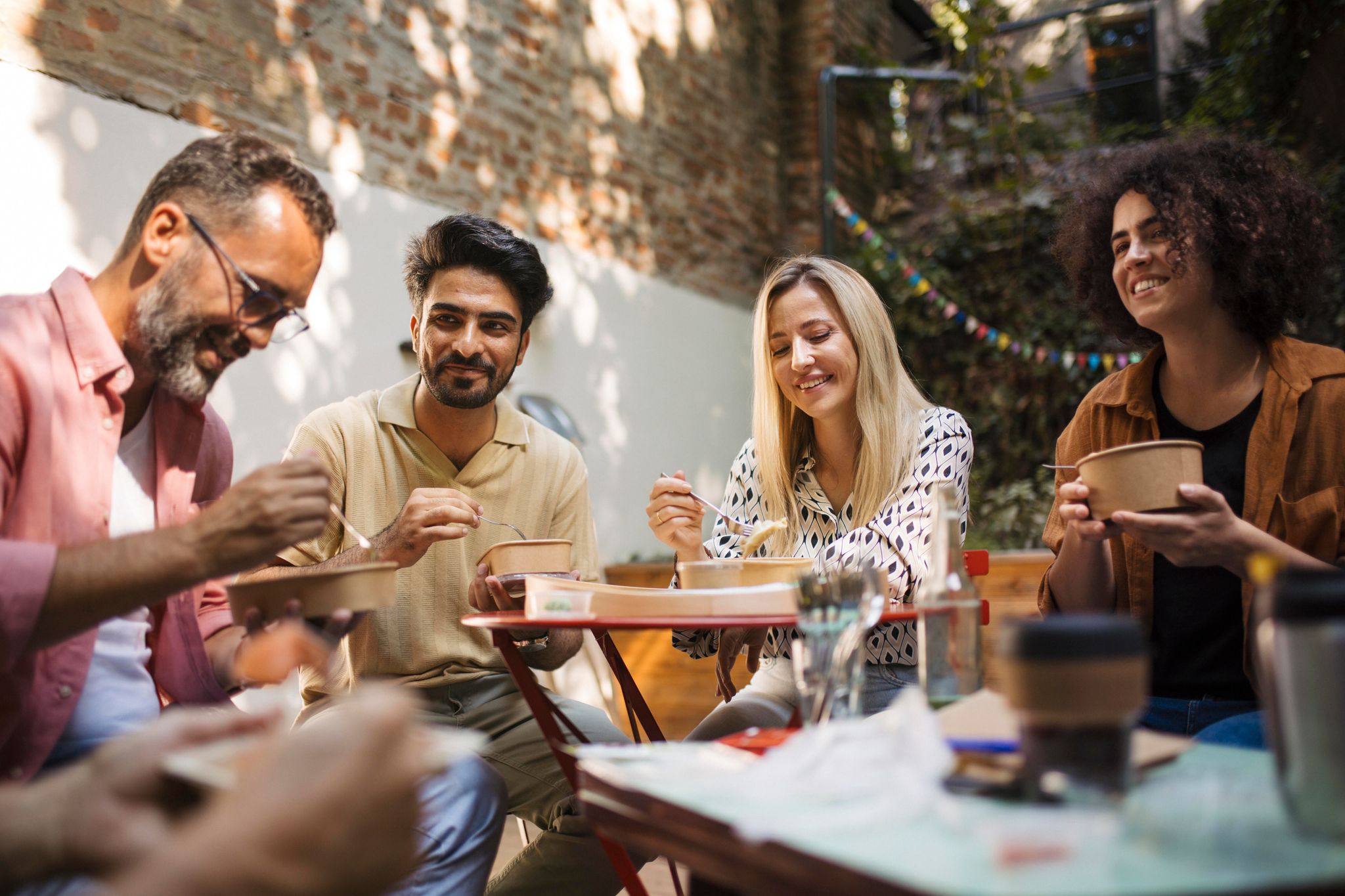 Echte Freundschaften entstehen nicht von selbst – sie brauchen Aufmerksamkeit und gemeinsame Zeit.