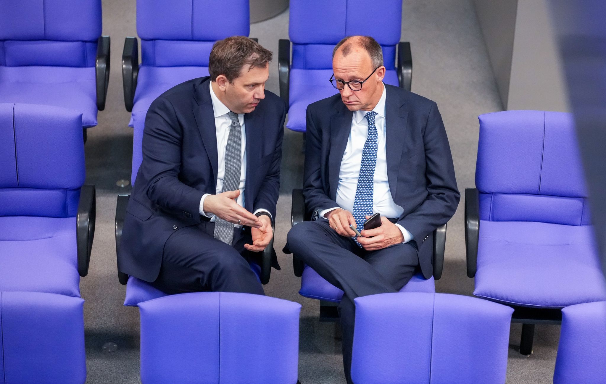 Vielleicht bald Vize und Kanzler?: Die Vorsitzenden von SPD und CDU, Lars Klingbeil und Friedrich Merz. (Archivbild)