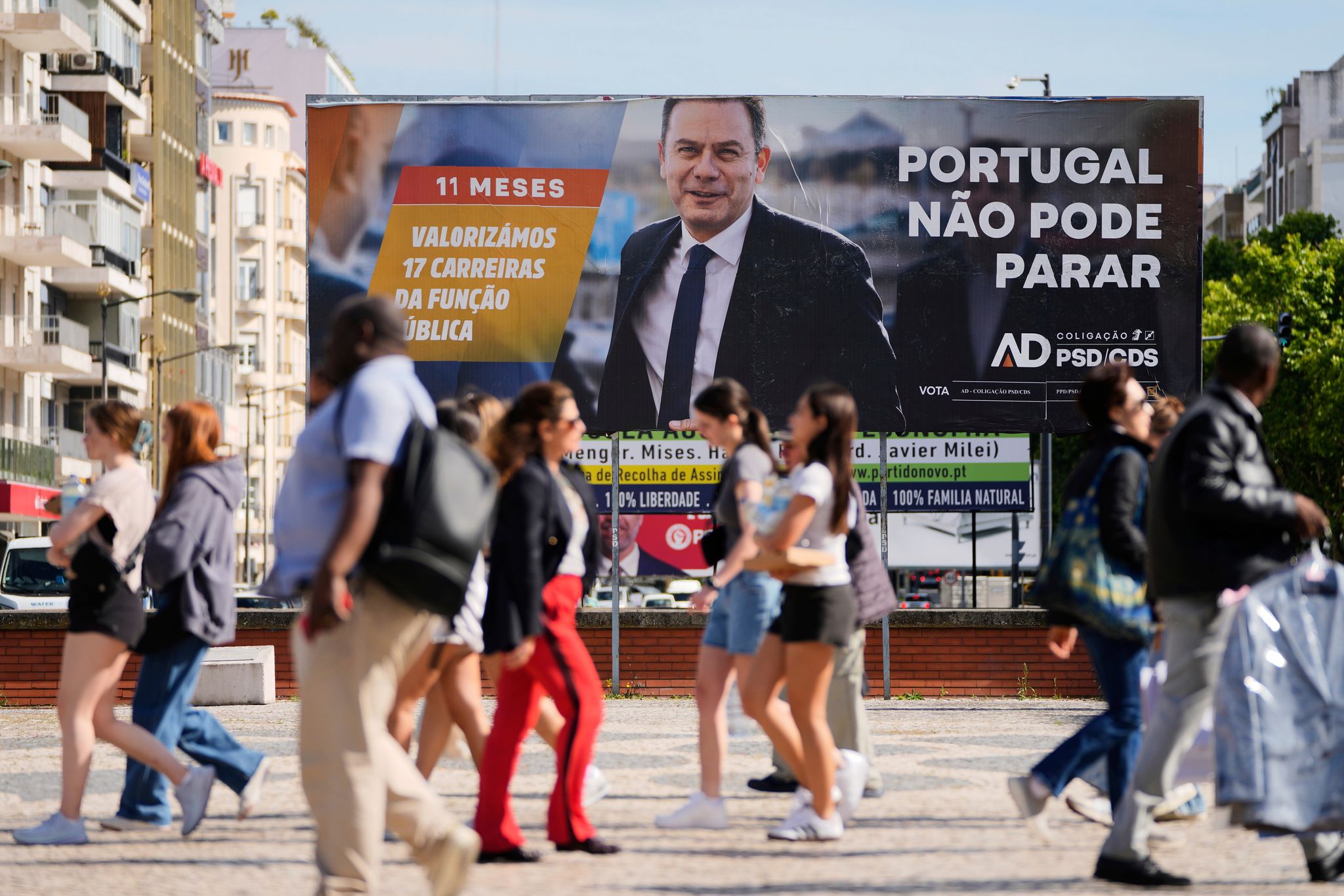 Der konservative Amtsinhaber Luís Montenegro geht als Favorit in die Wahl. (Archivbild)