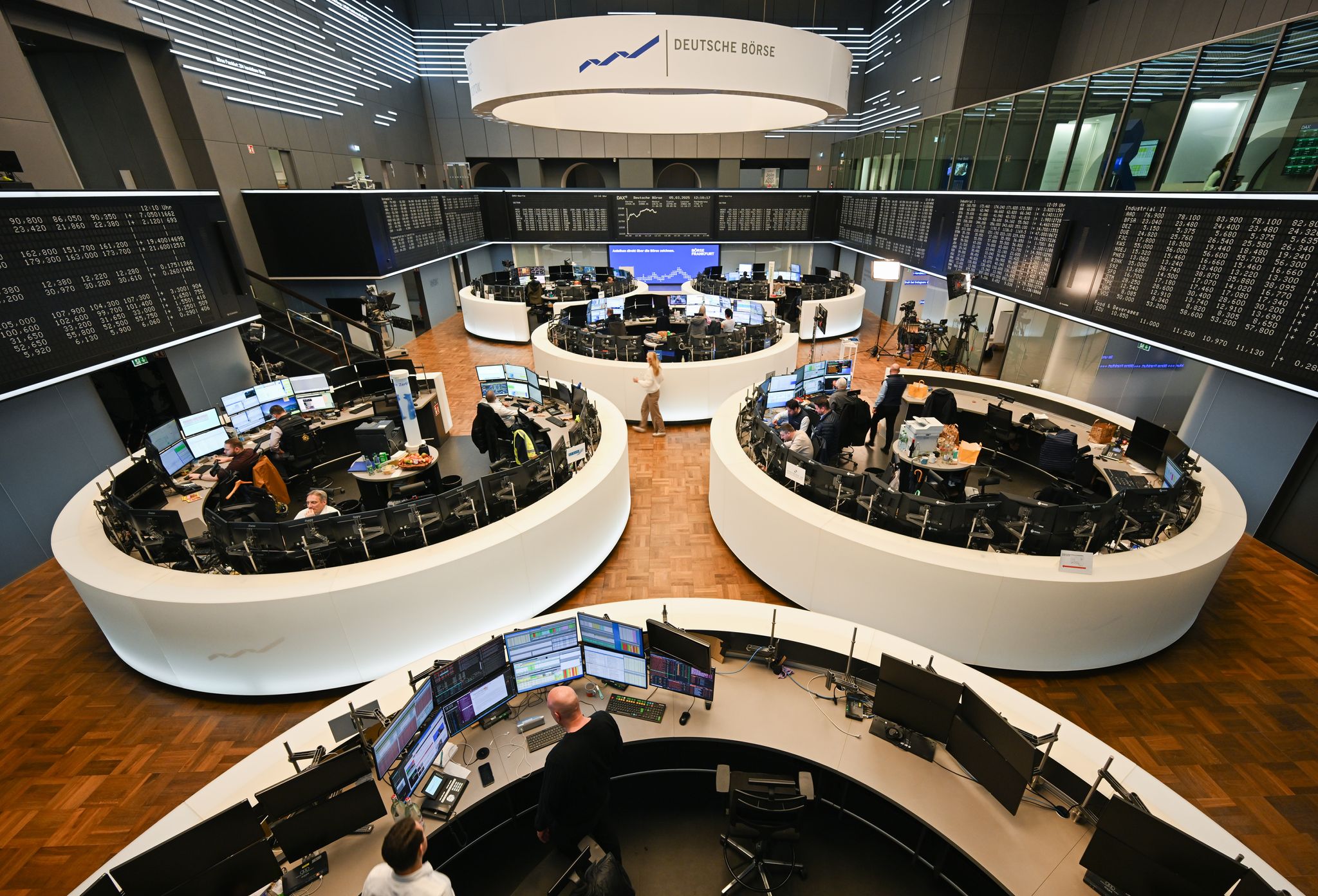 Frankfurter Börse: Die Dax-Konzerne spüren die Konjunkturflaute in Form sinkender Gewinne.