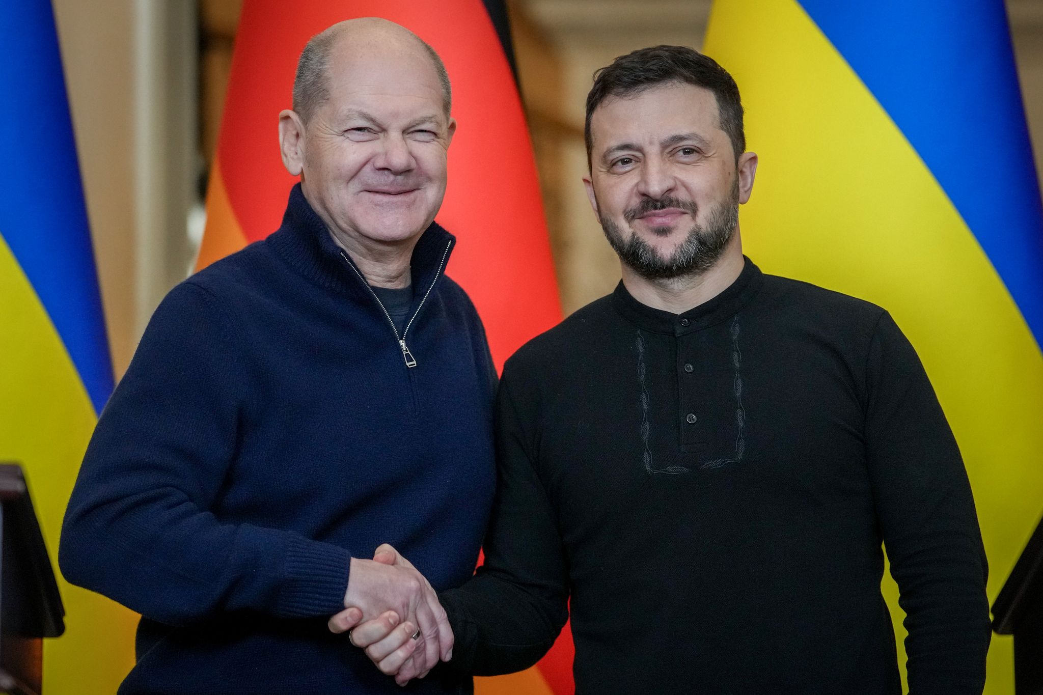 Telefonat zum Ende seiner Amtszeit: Der scheidende Bundeskanzler hat den ukrainischen Präsidenten Selenskyj angerufen.