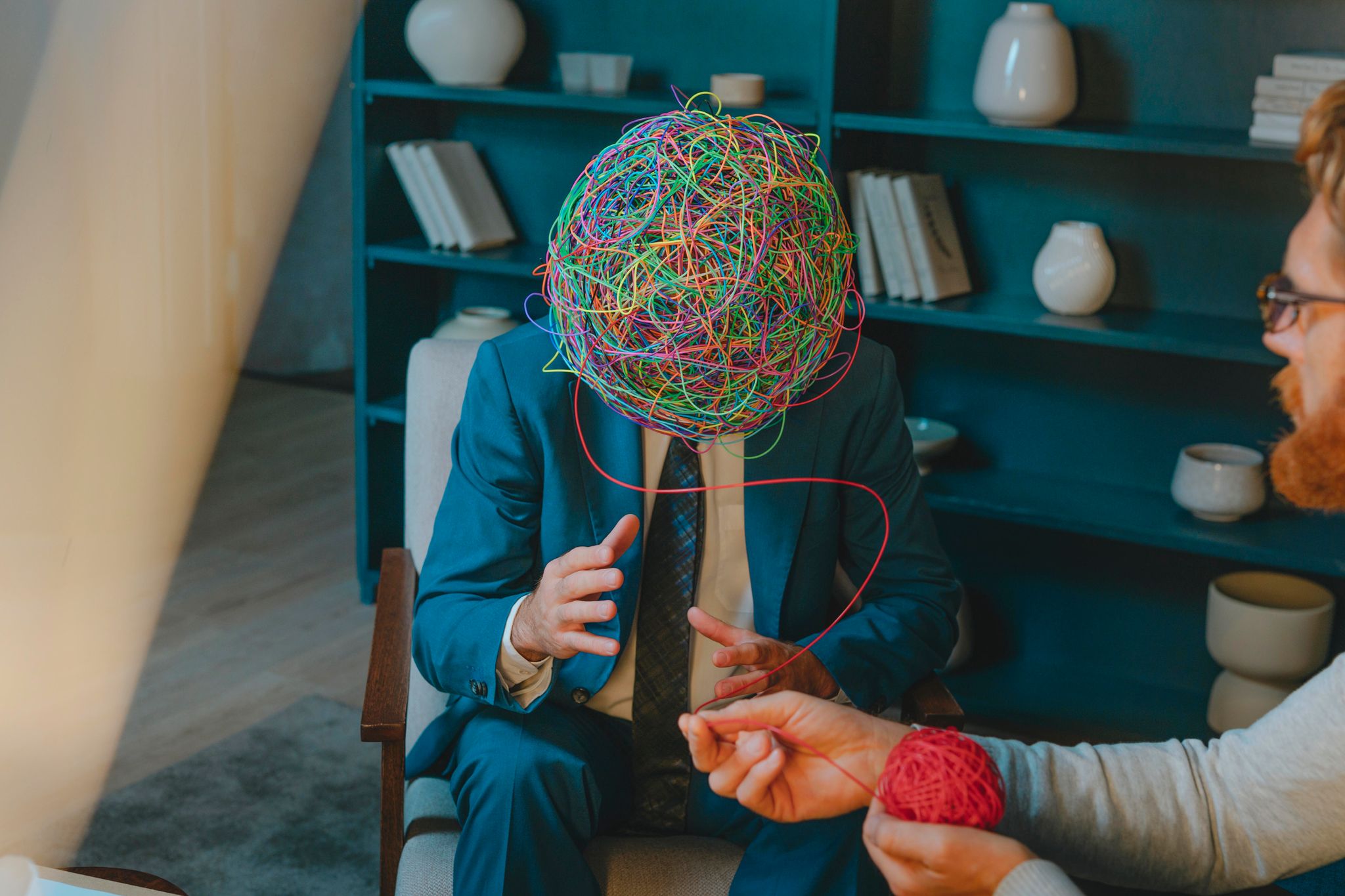 Chaos im Kopf? Bei seelischen Problemen versuchen Psychotherapeuten, mit Gesprächen und Übungen zu helfen.