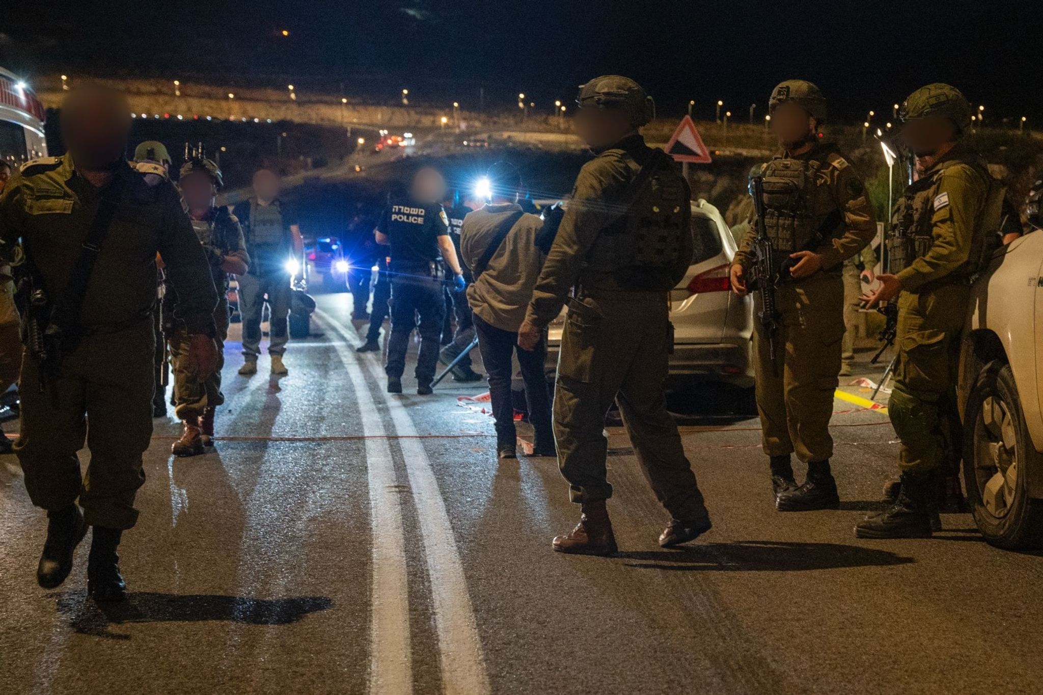 Soldaten am Ort des Anschlags im Westjordanland.