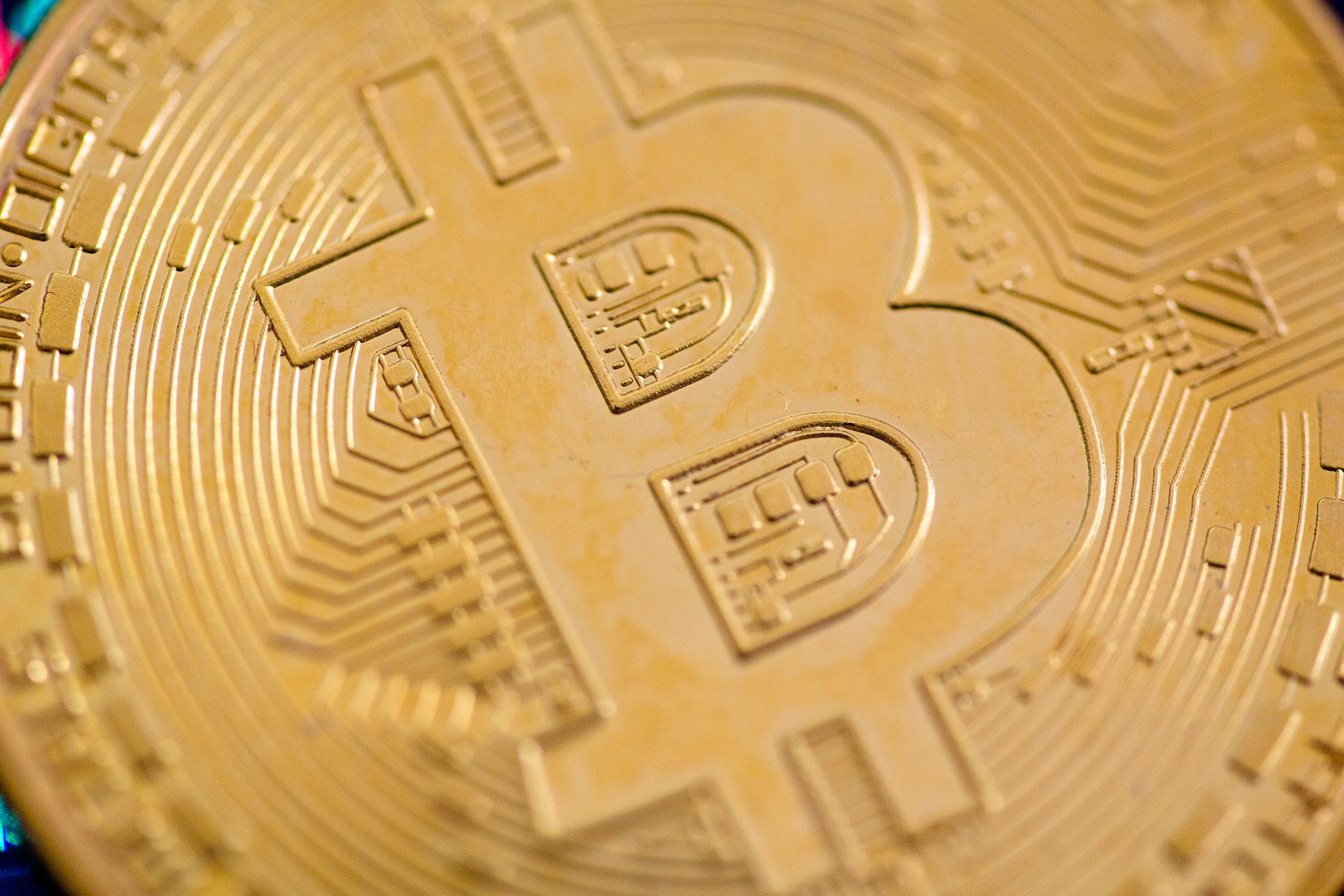 Der Bitcoin kommt derzeit auf eine Marktkapitalisierung von rund 2,1 Billionen Dollar.