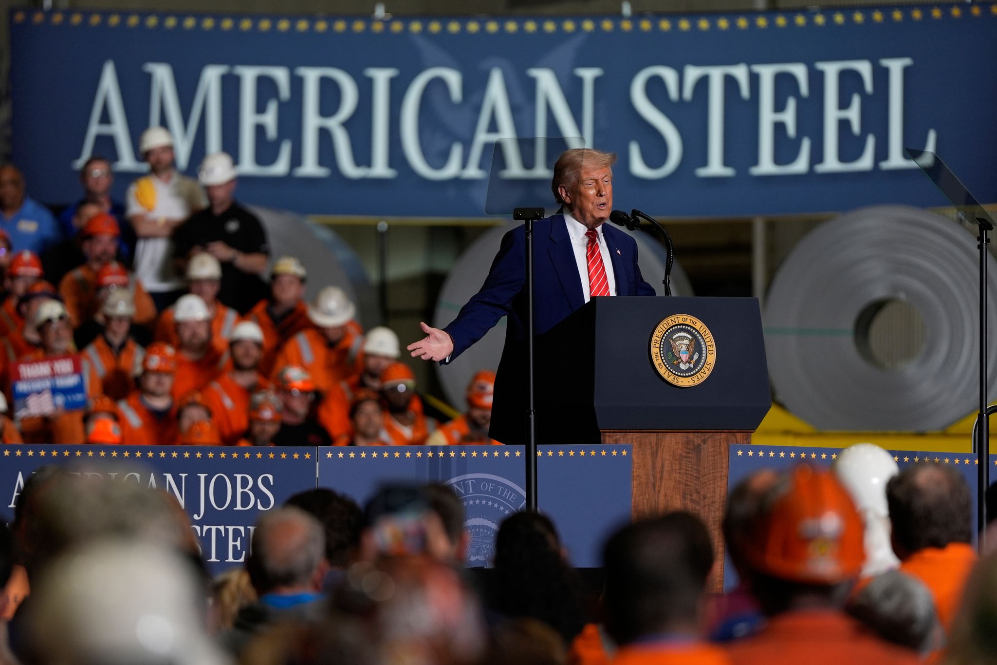 US-Präsident Trump will mit einer neuen Zollerhöhung die US-Stahlindustrie stärken. Muss die EU nun sofort reagieren?