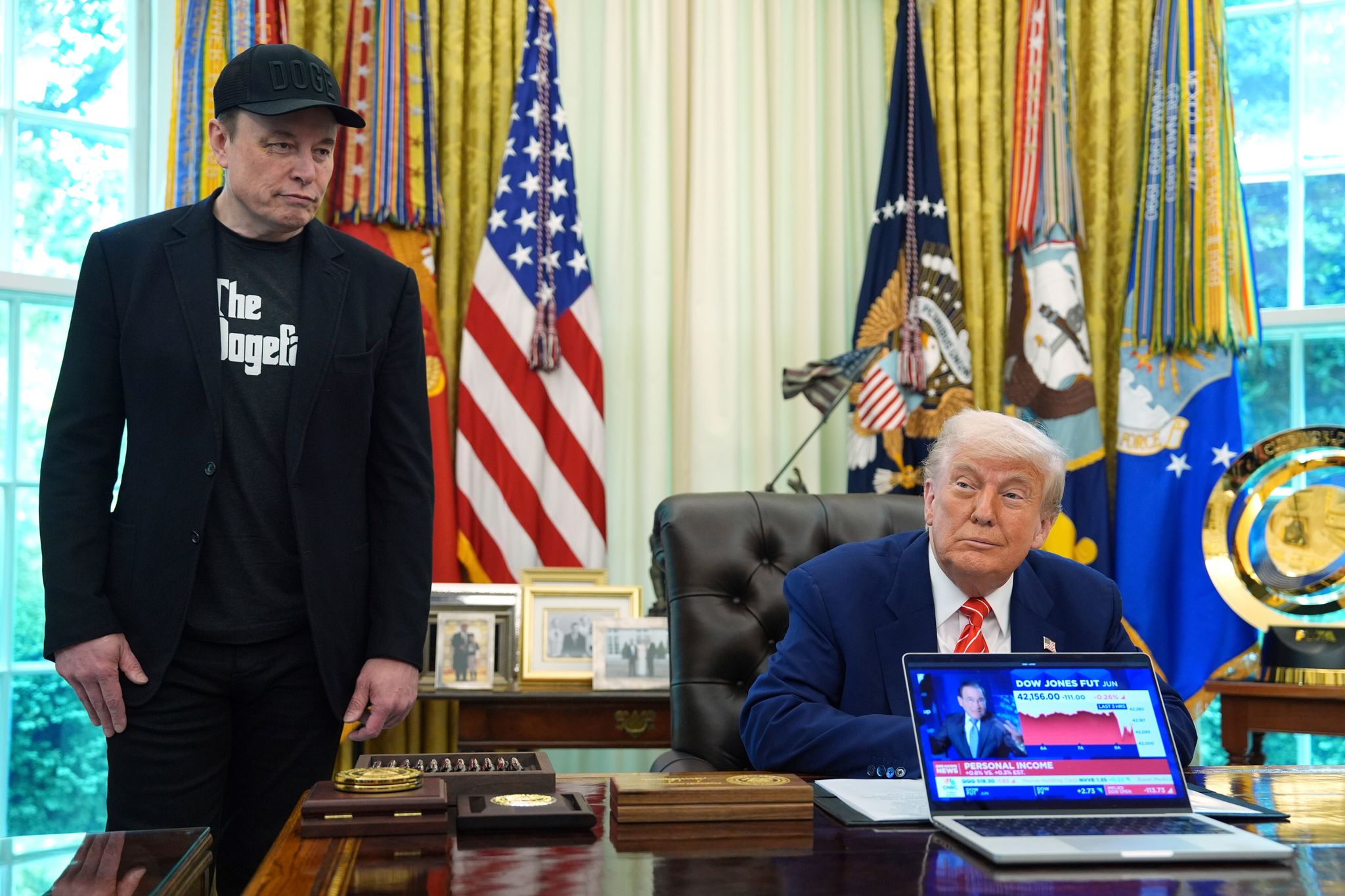US-Präsident Donald Trump verabschiedet Tech-Milliardär Elon Musk, der für die Regierung die Kostensenkungsinitiative Doge führte.