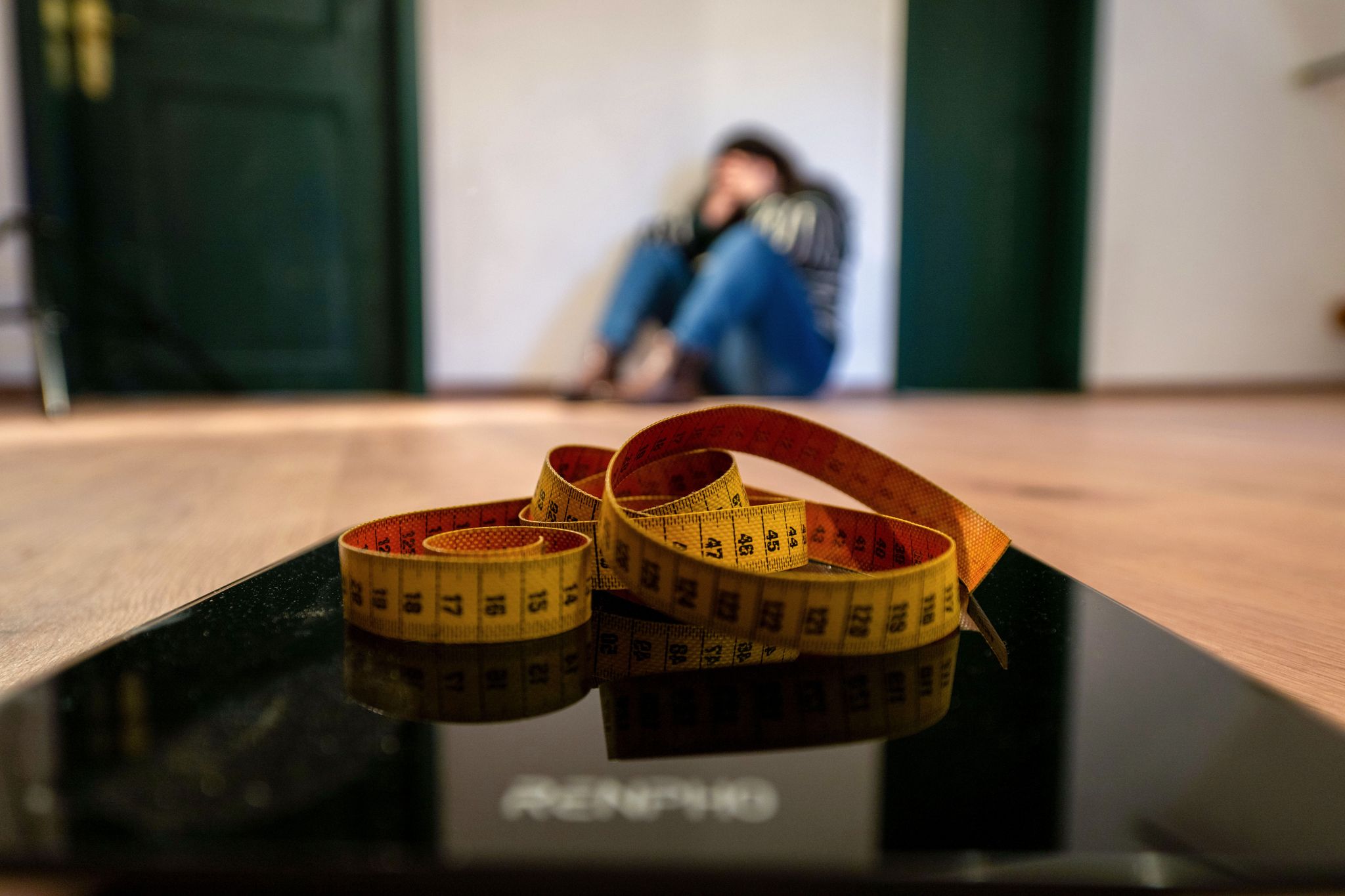 In der jüngeren Altersgruppe von 18 bis 29 Jahren hat sich der Anteil der adipösen Menschen zwischen 2003 und 2023 nach Angaben des RKI mehr als verdreifacht.