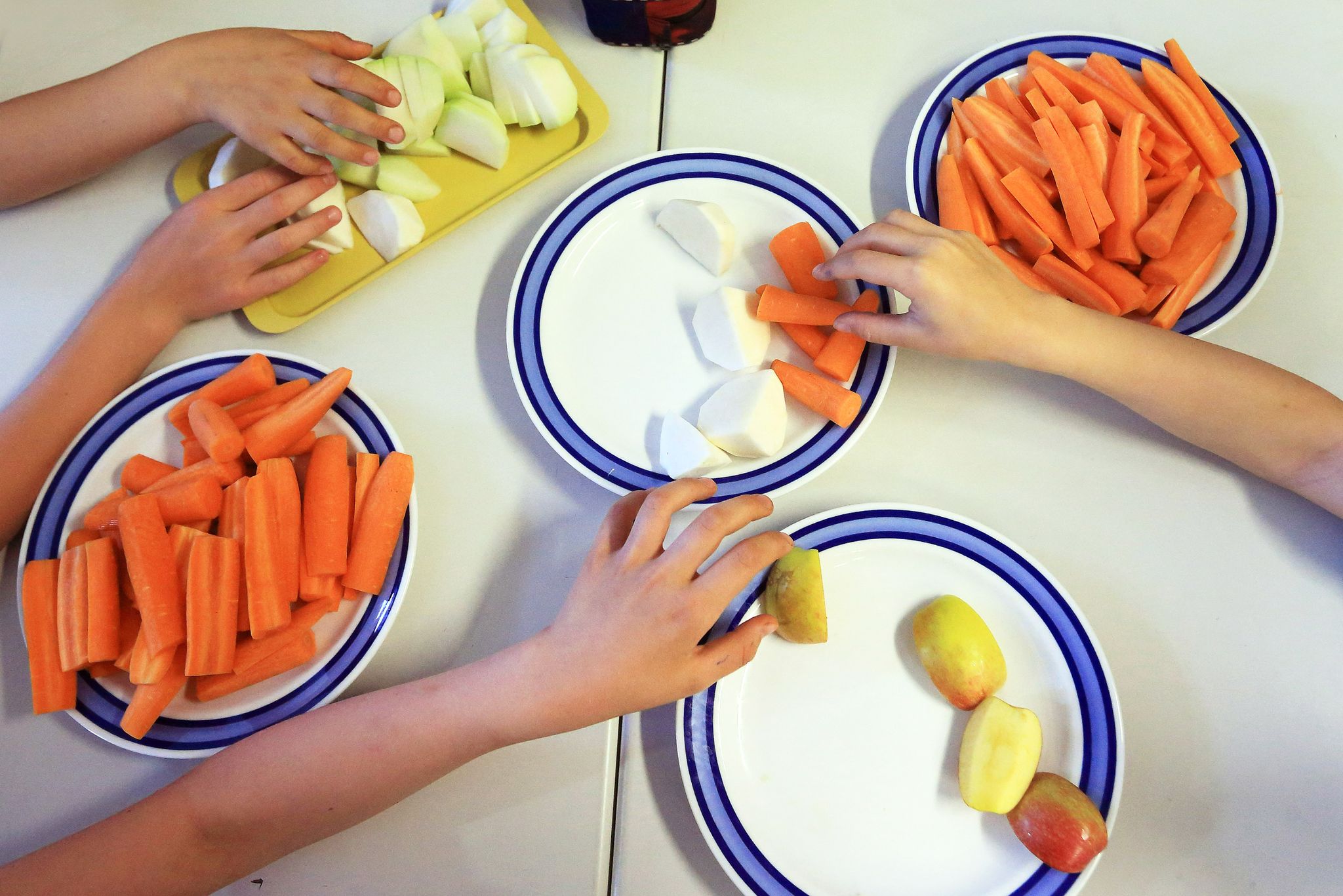 Es könnte hilfreich sein, immer wieder verschiedenes Essen anzubieten. (Symbolbild)