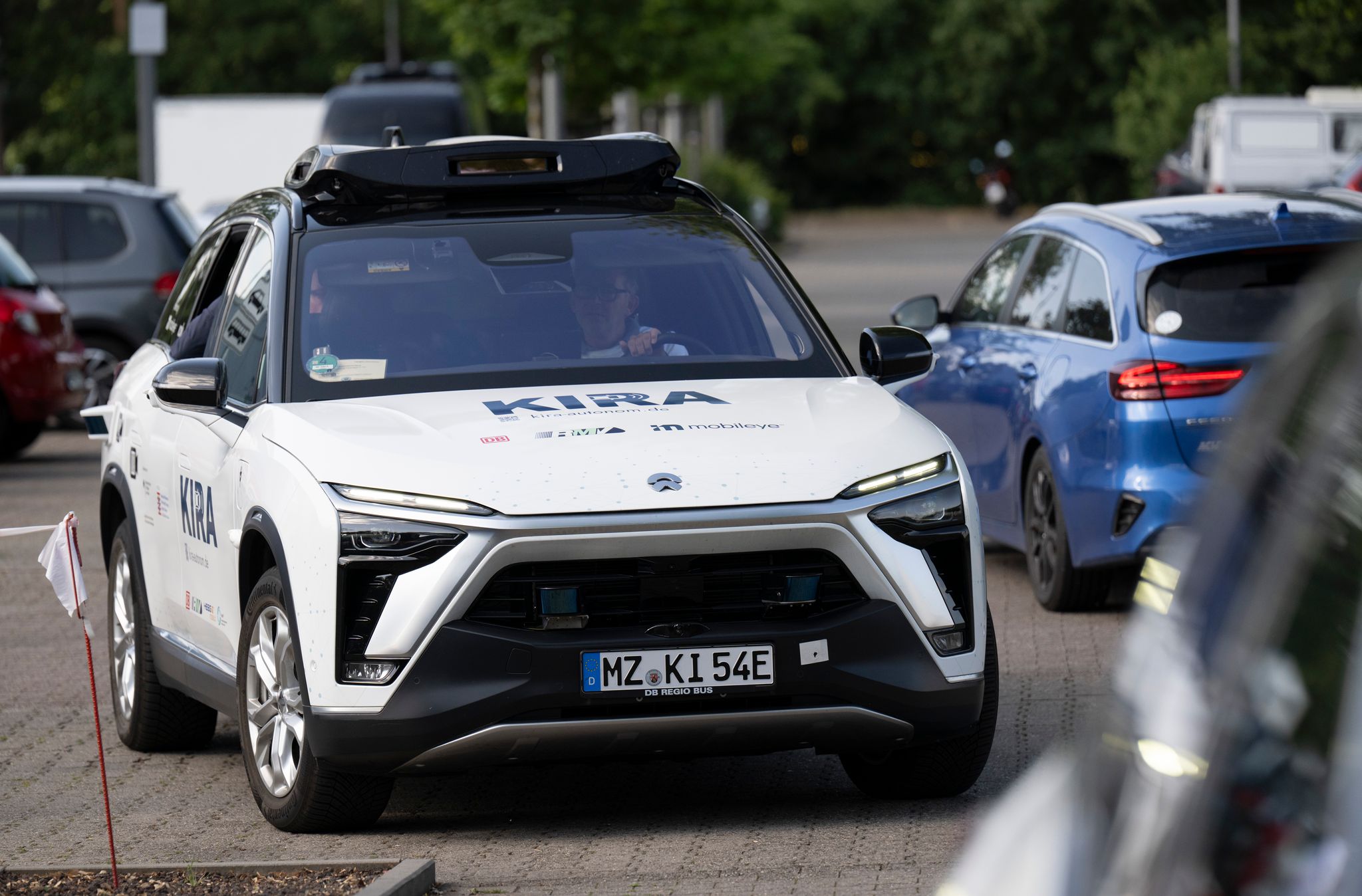 Ausgewählte Fahrgäste des öffentlichen Nahverkehrs können ab dieser Woche ein Angebot in Langen und Egelsbach im Landkreis Offenbach testen, bei dem autonom fahrende Autos eingesetzt werden.