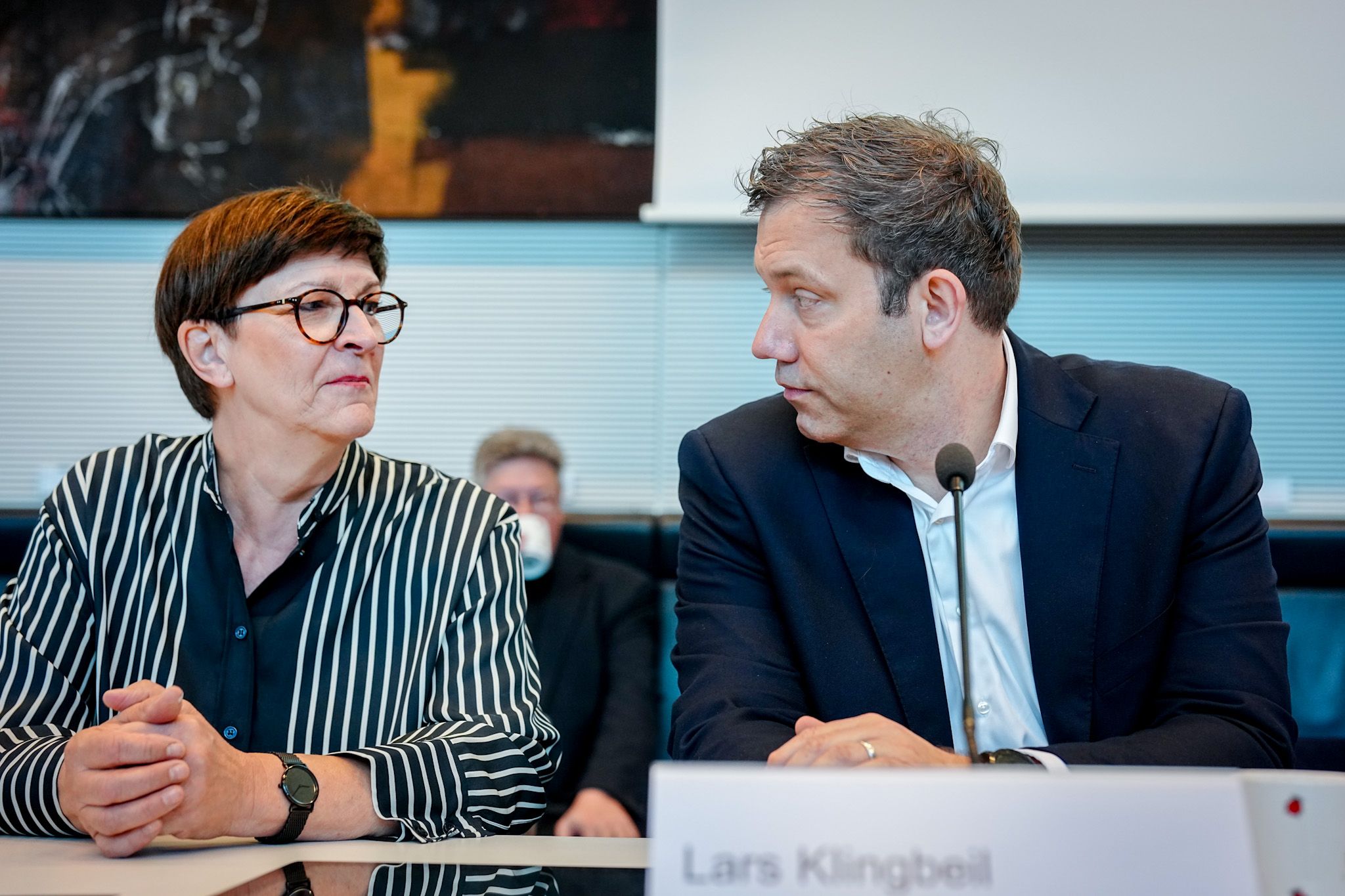 Zollen sich gegenseitig Respekt: Saskia Esken und Lars Klingbeil. (Archivbild)