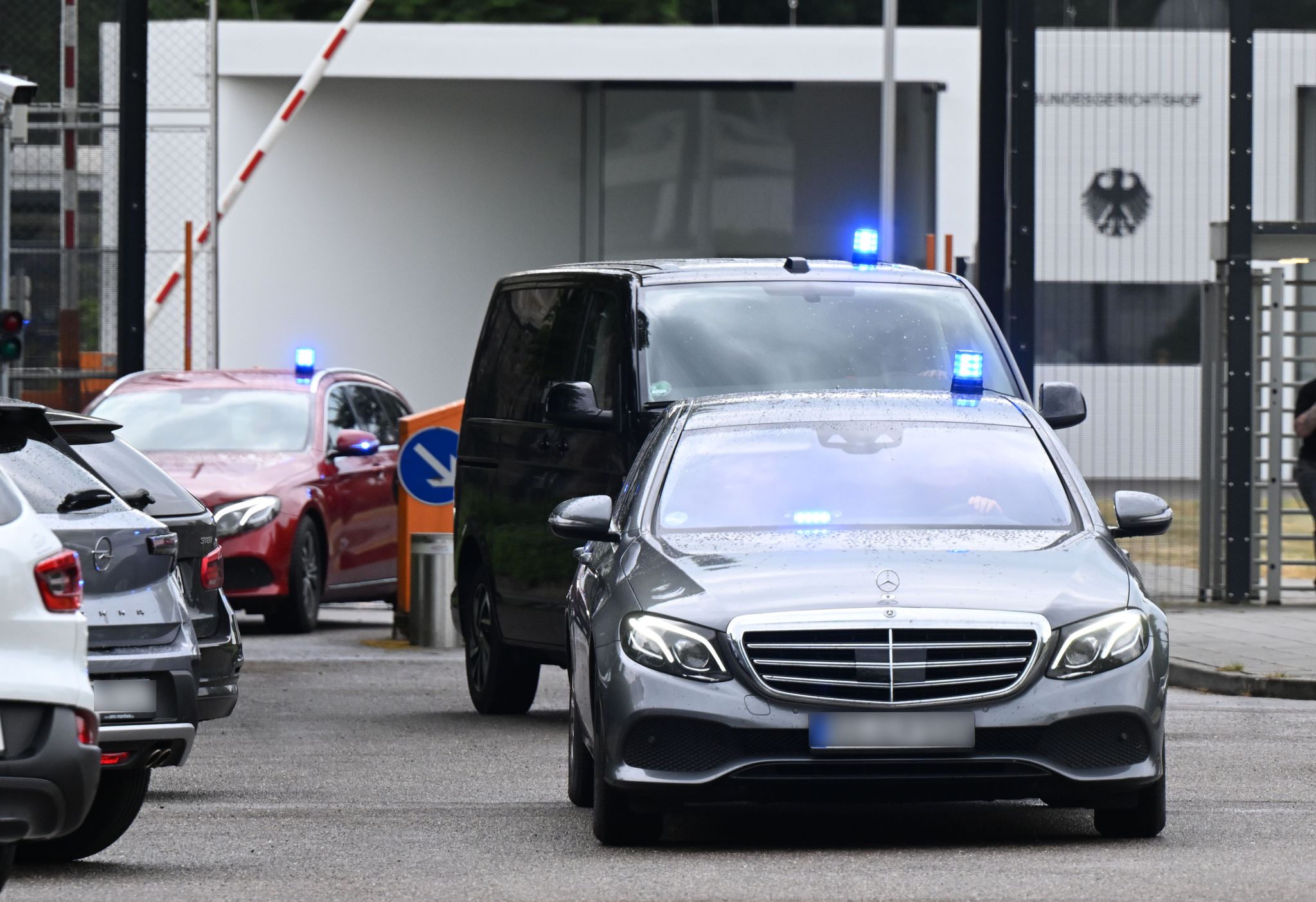 Die Bundesanwaltschaft ließ die Jugendlichen festnehmen und nach Karlsruhe bringen.