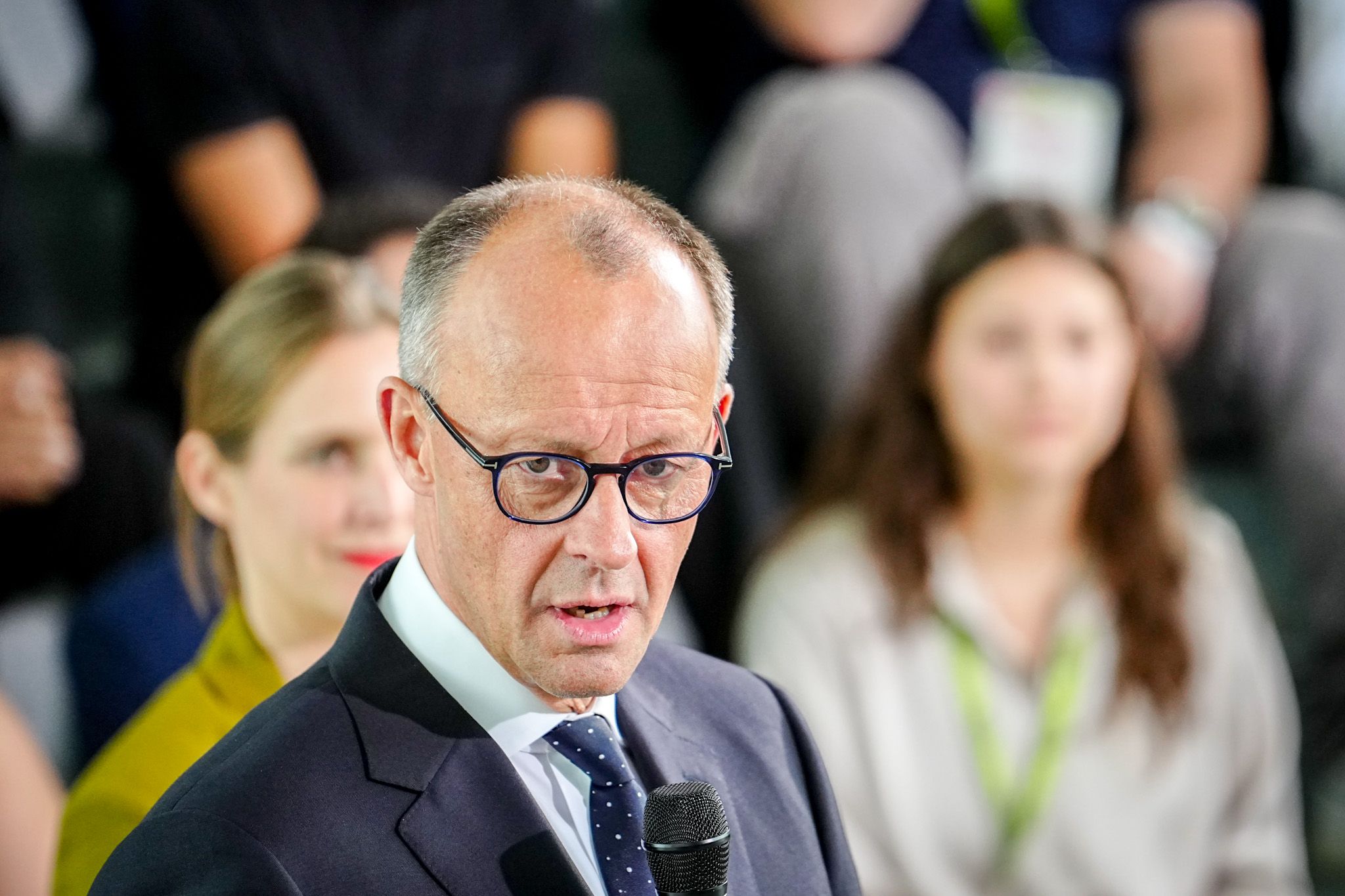 Opfer von Fake News: Eine Webseite verbreitet Falschinformationen unter dem Namen von Bundeskanzler Friedrich Merz (CDU).