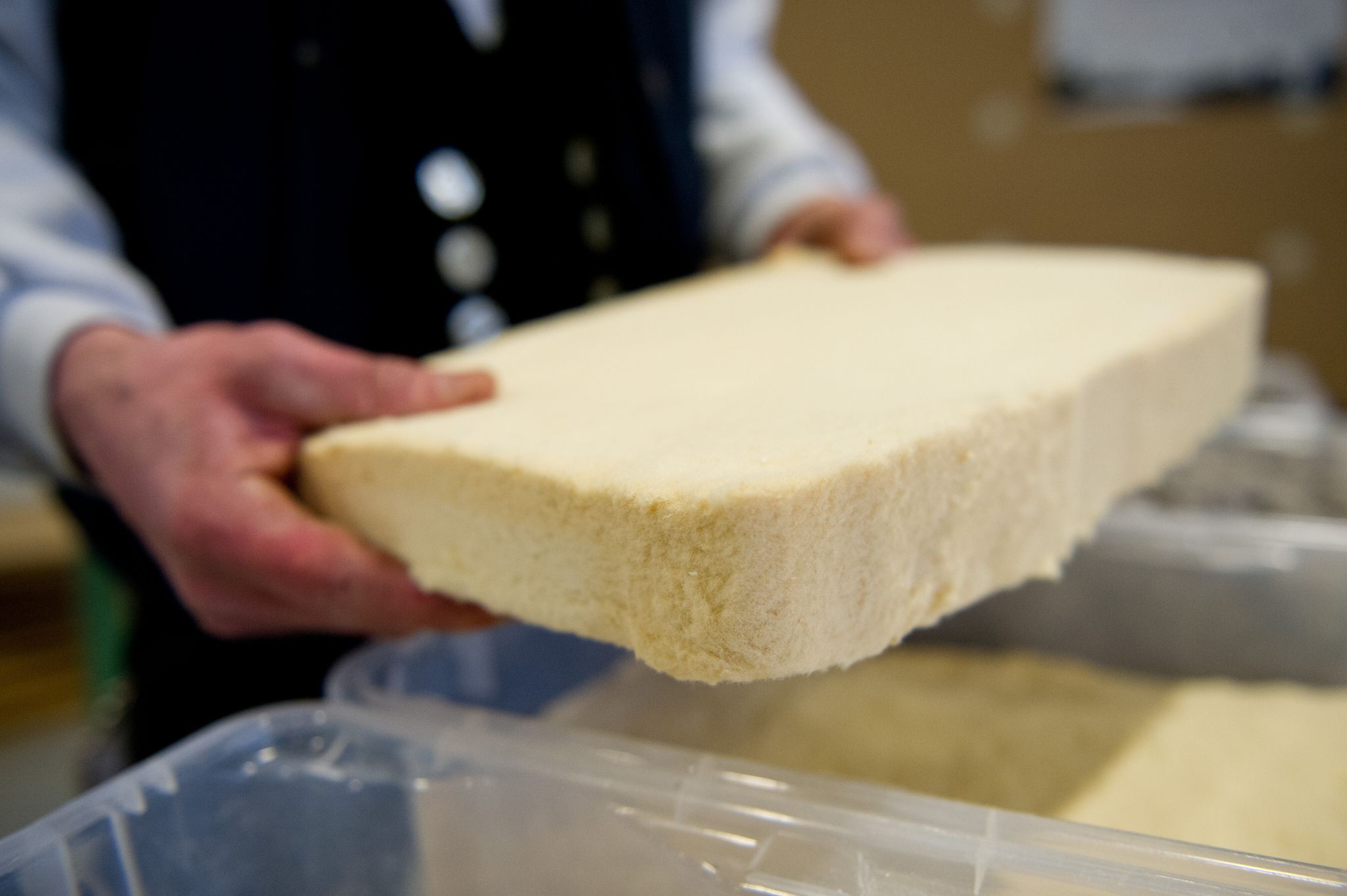 Welcher Dämmstoff am besten passt, ist von der konkreten Bausituation und den individuellen Anforderungen abhängig.