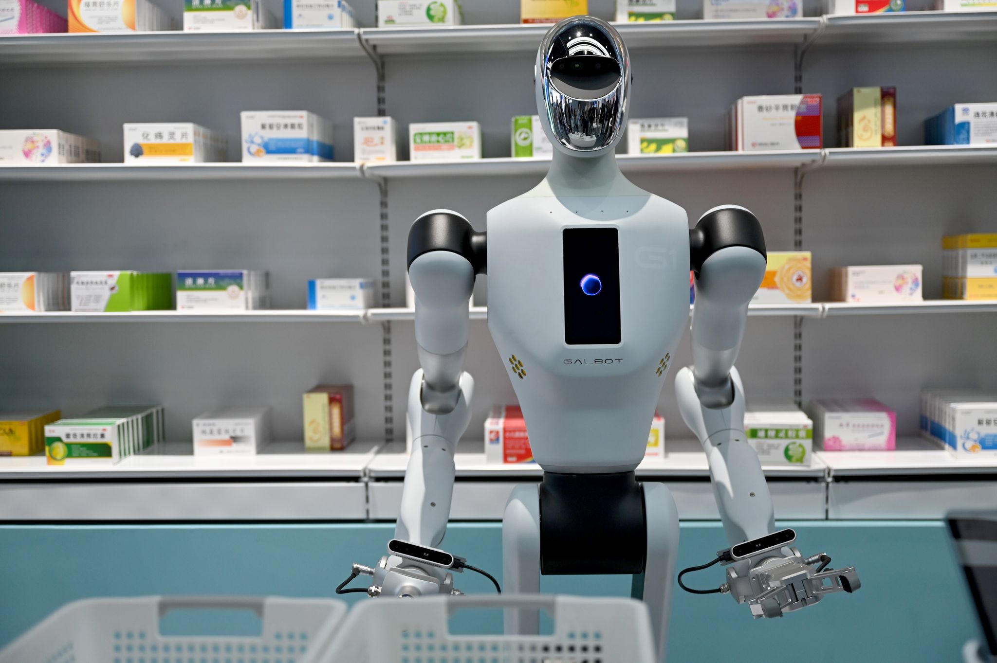 Roboter könnten zukünftig auch Medikamente ausgeben.