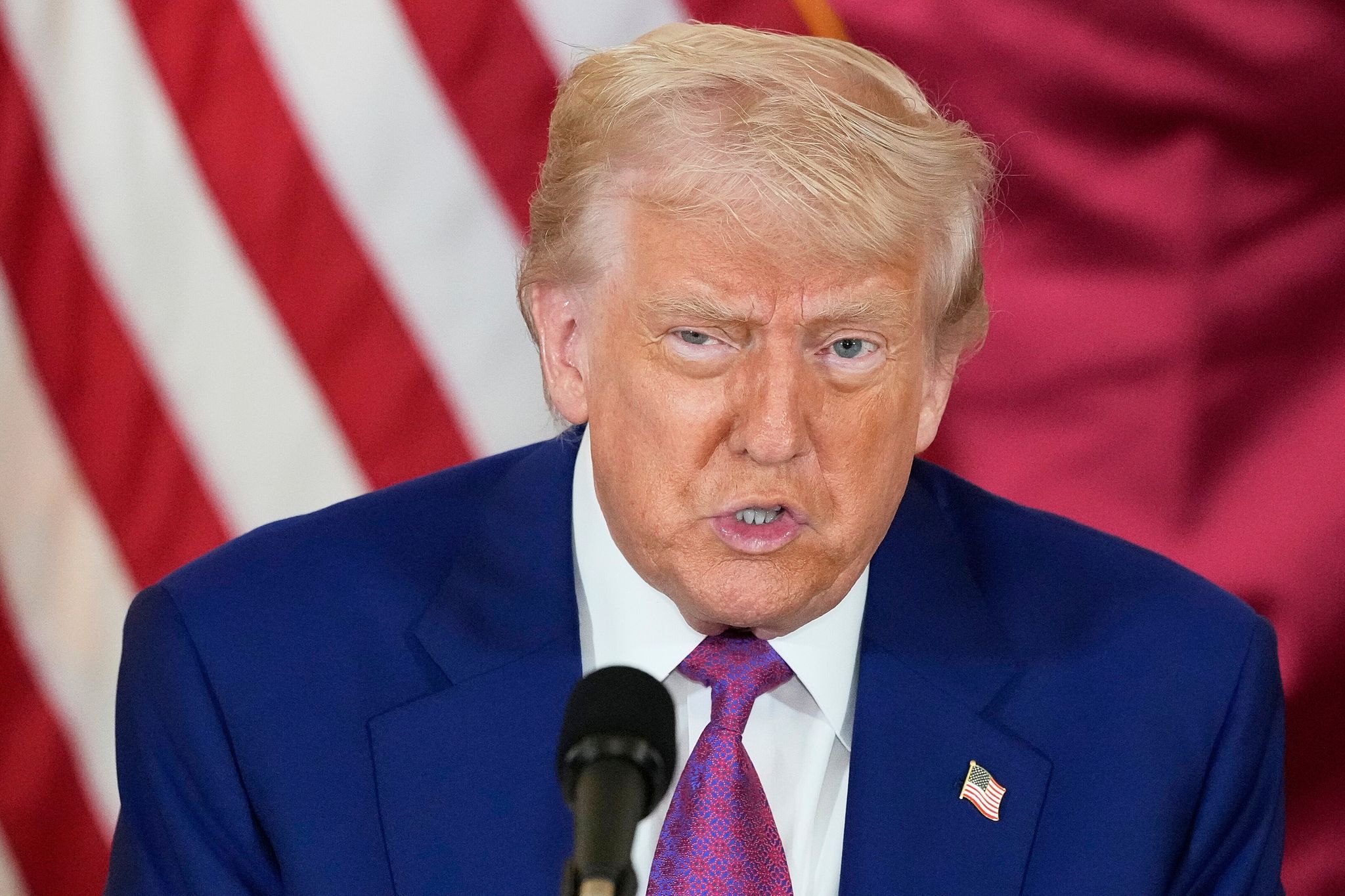 US-Präsident Trump äußerte sich optimistisch zu den Atom-Gesprächen mit dem Iran - und drohte Teheran gleichzeitig erneut für den Fall des Scheiterns der Verhandlungen.