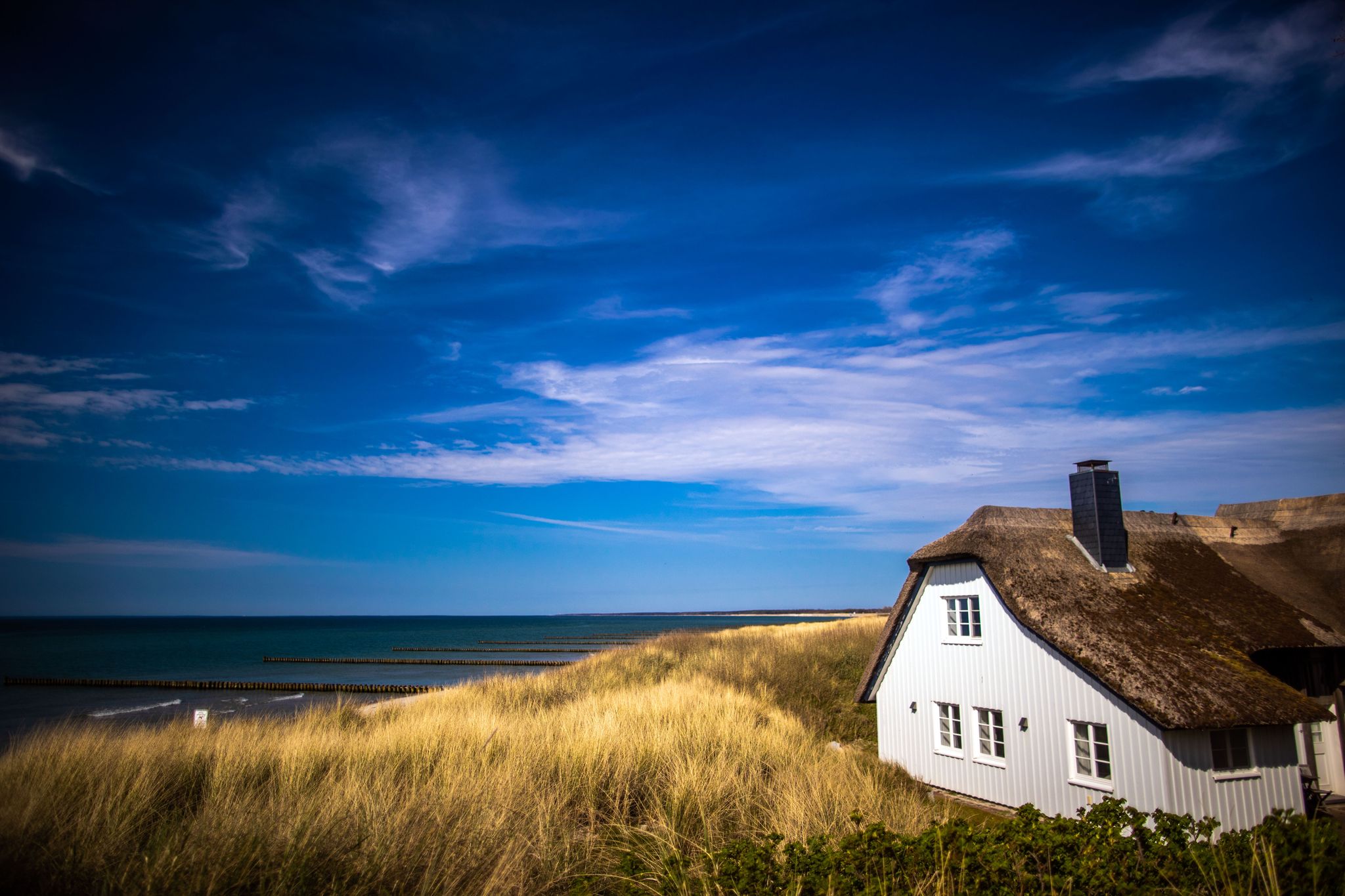 Ferienhaus in den Dünen: Viele Vermieter halten ihre Preise stabil, weil sie wissen, wie preissensibel Urlauber geworden sind.