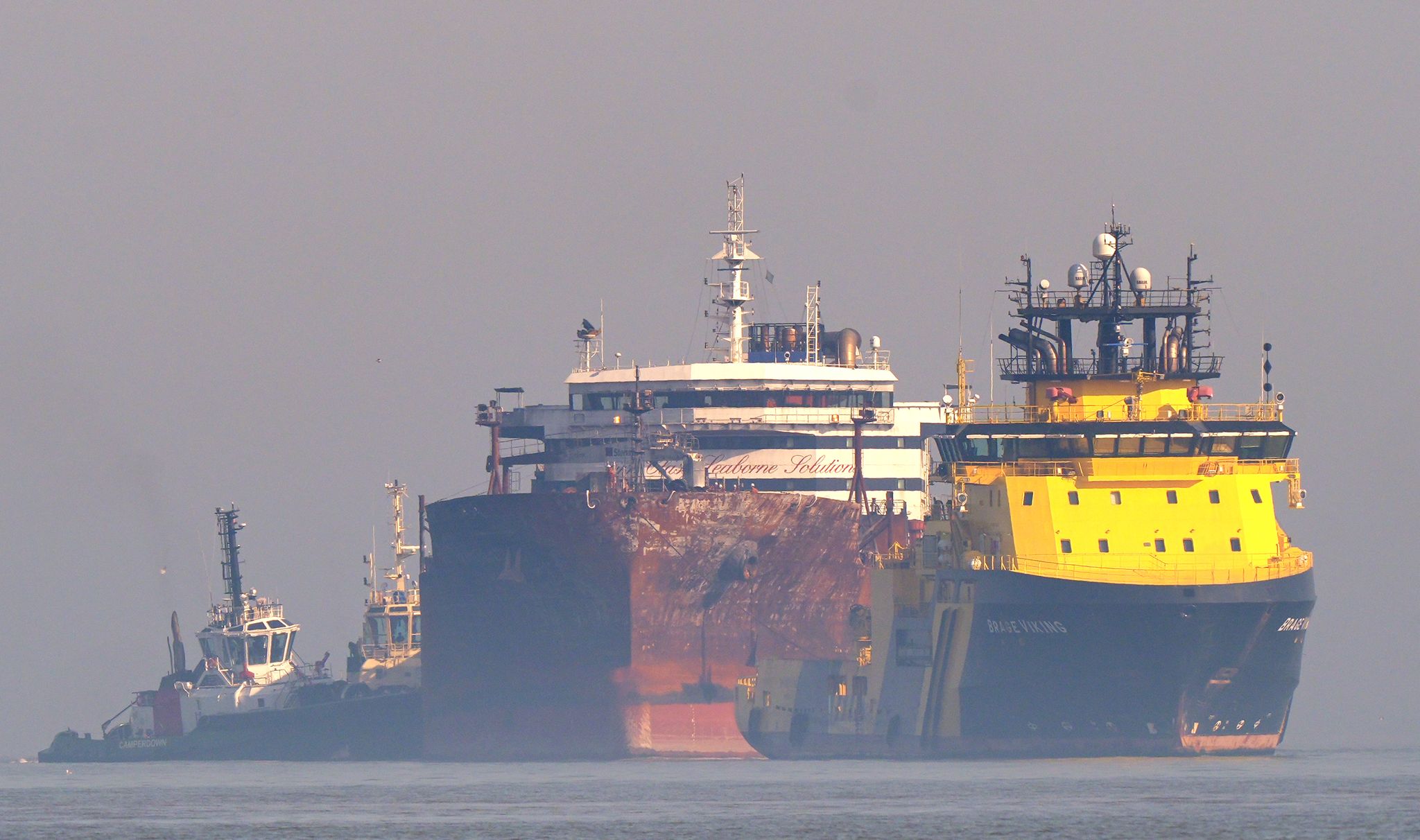 Die Kollision des Containerschiffs Solong mit dem Tanker Stena Immaculate vor der englischen Küste im März verursachte einen großen Brand. Die Britischen Inseln sind laut Allianz wegen des regen Schiffsverkehrs ein sehr unfallträchtiges Gewässer.