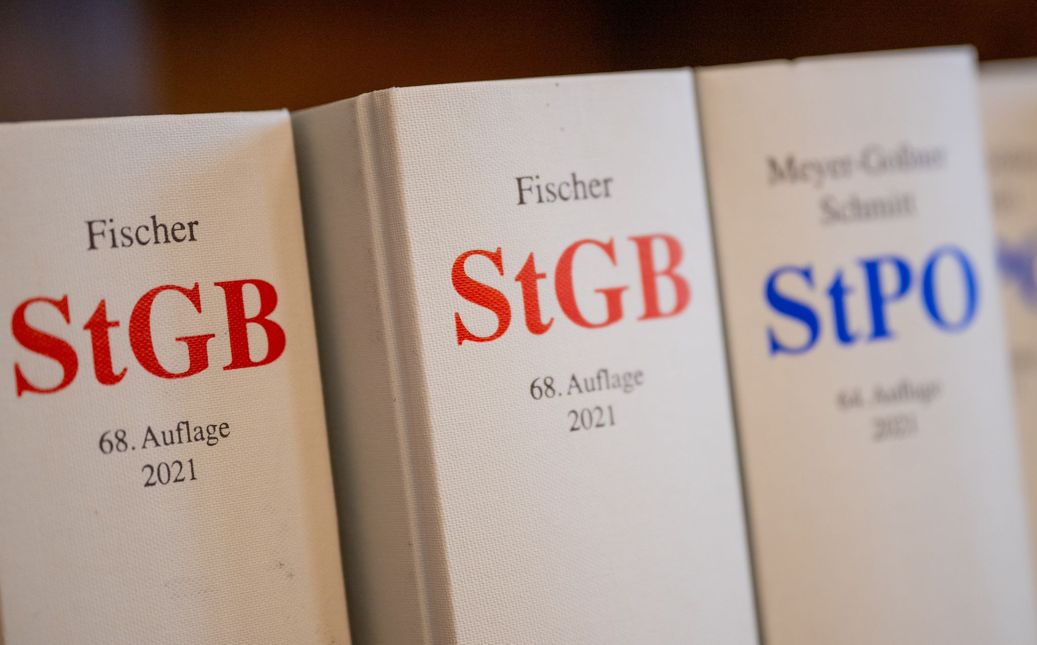 Jugendliche vor dem Gesetz: Ab 14 kann Strafmündigkeit greifen. (Symbolbild)