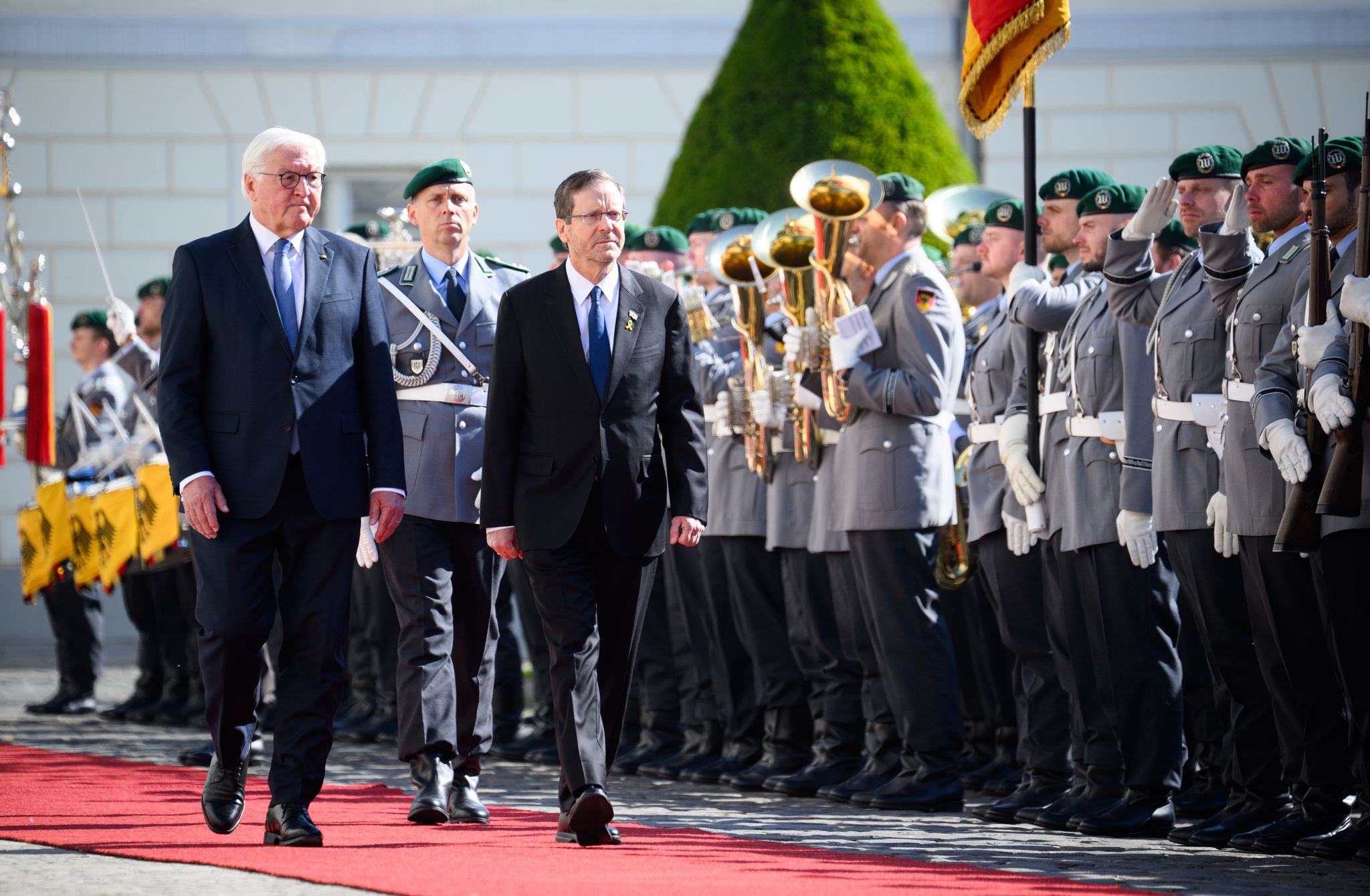 60 Jahre deutsch-israelische Beziehungen - Israels Präsident Herzog wird in Berlin begrüßt.
