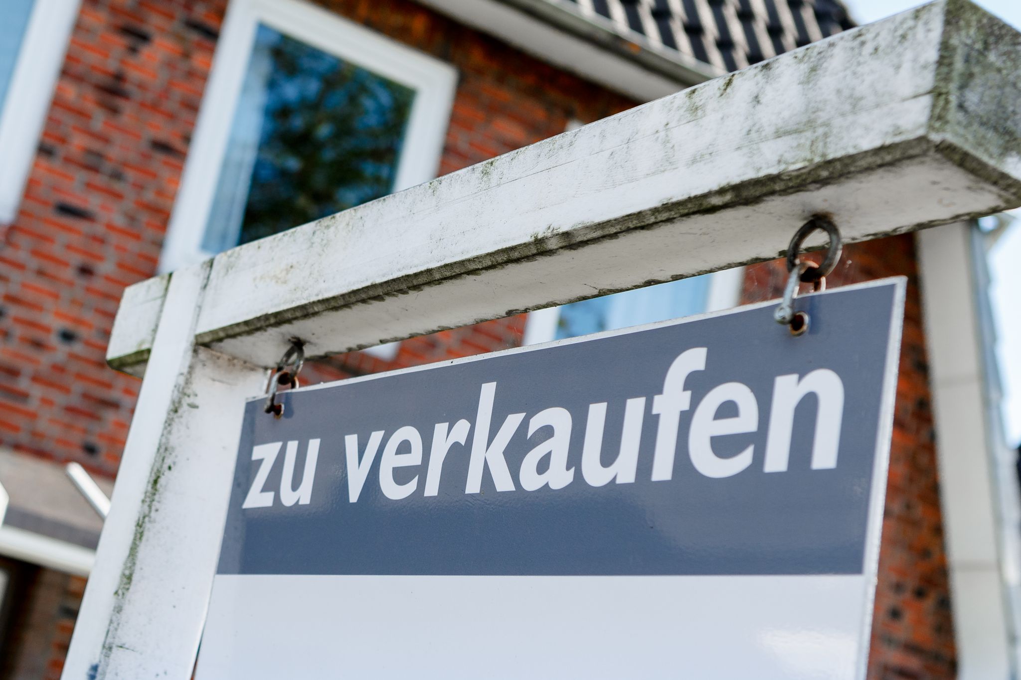 Nicht alle Mängel müssen vor einem Verkauf genannt werden: «Gekauft wie gesehen» schließt oft Ansprüche aus.