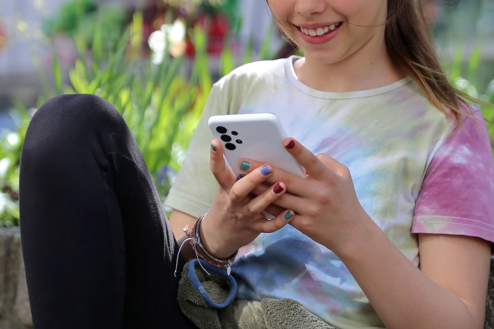 Reif fürs erste Handy? Der Wechsel zur weiterführenden Schule ist ein guter Anlass – aber kein Muss.