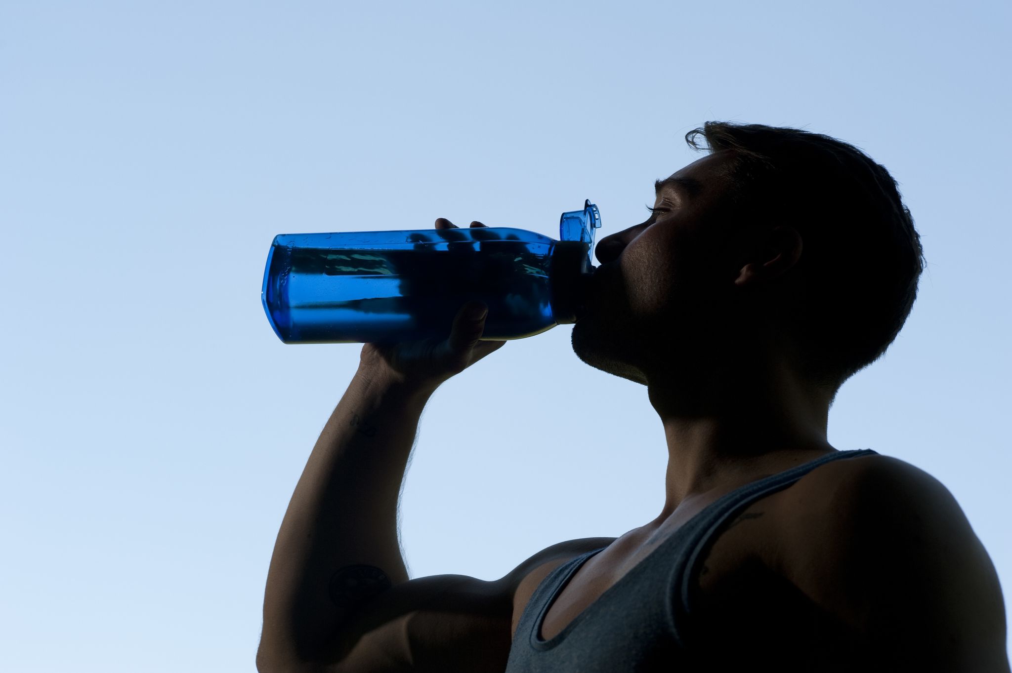 Natürlich günstiger: Ein selbst gemixter Durstlöscher ersetzt teure Fertigprodukte.