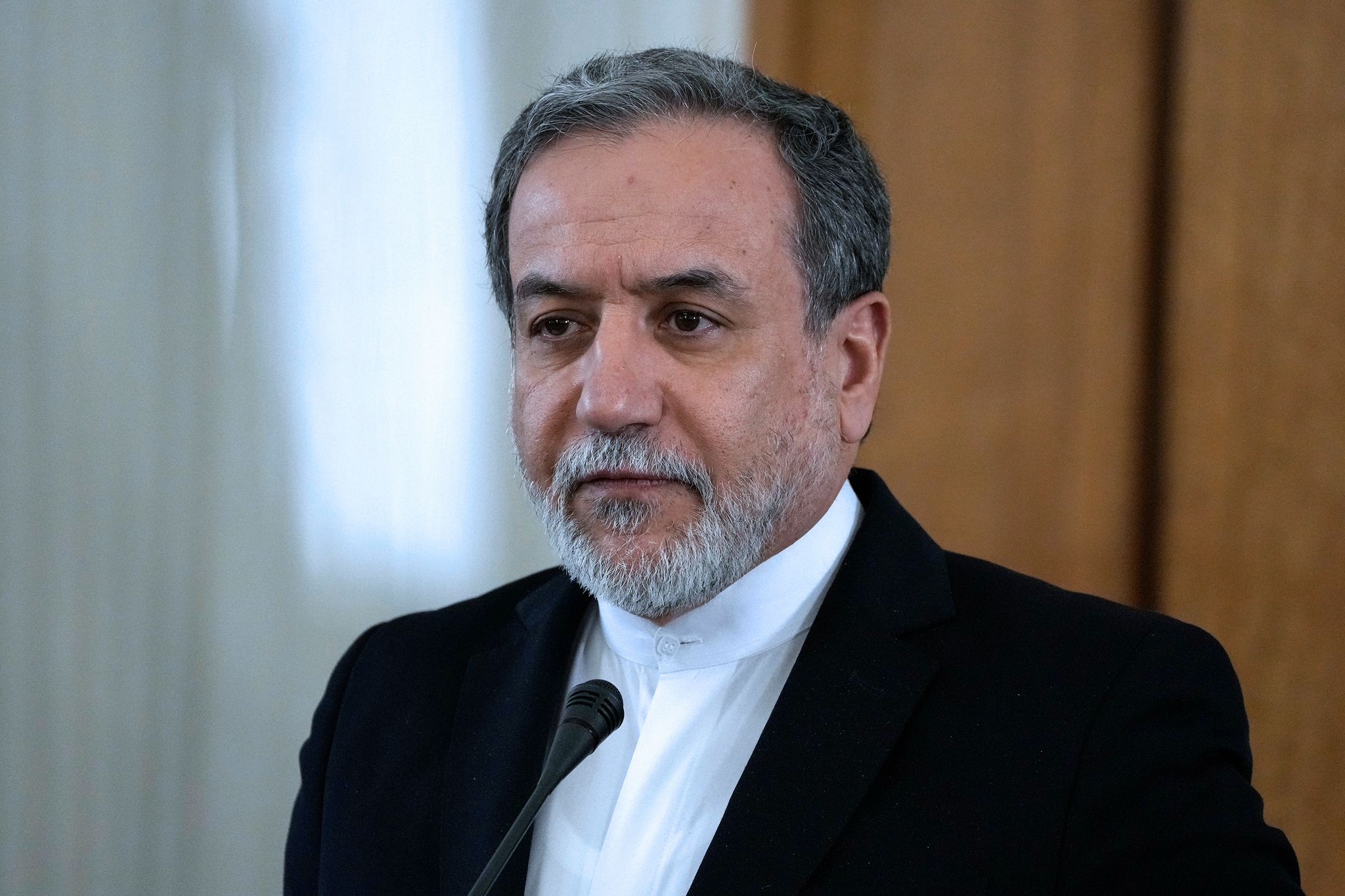 Der iranische Außenminister Abbas Araghtschi sieht den Schlüssel zur Beendigung des Krieges bei Trump. (Archivbild)