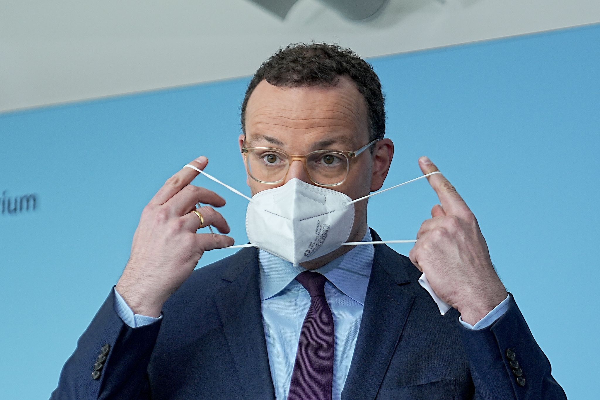 Unions-Fraktionschef Jens Spahn verteidigt seine Masken-Politik während der Pandemie. (Archivbild)