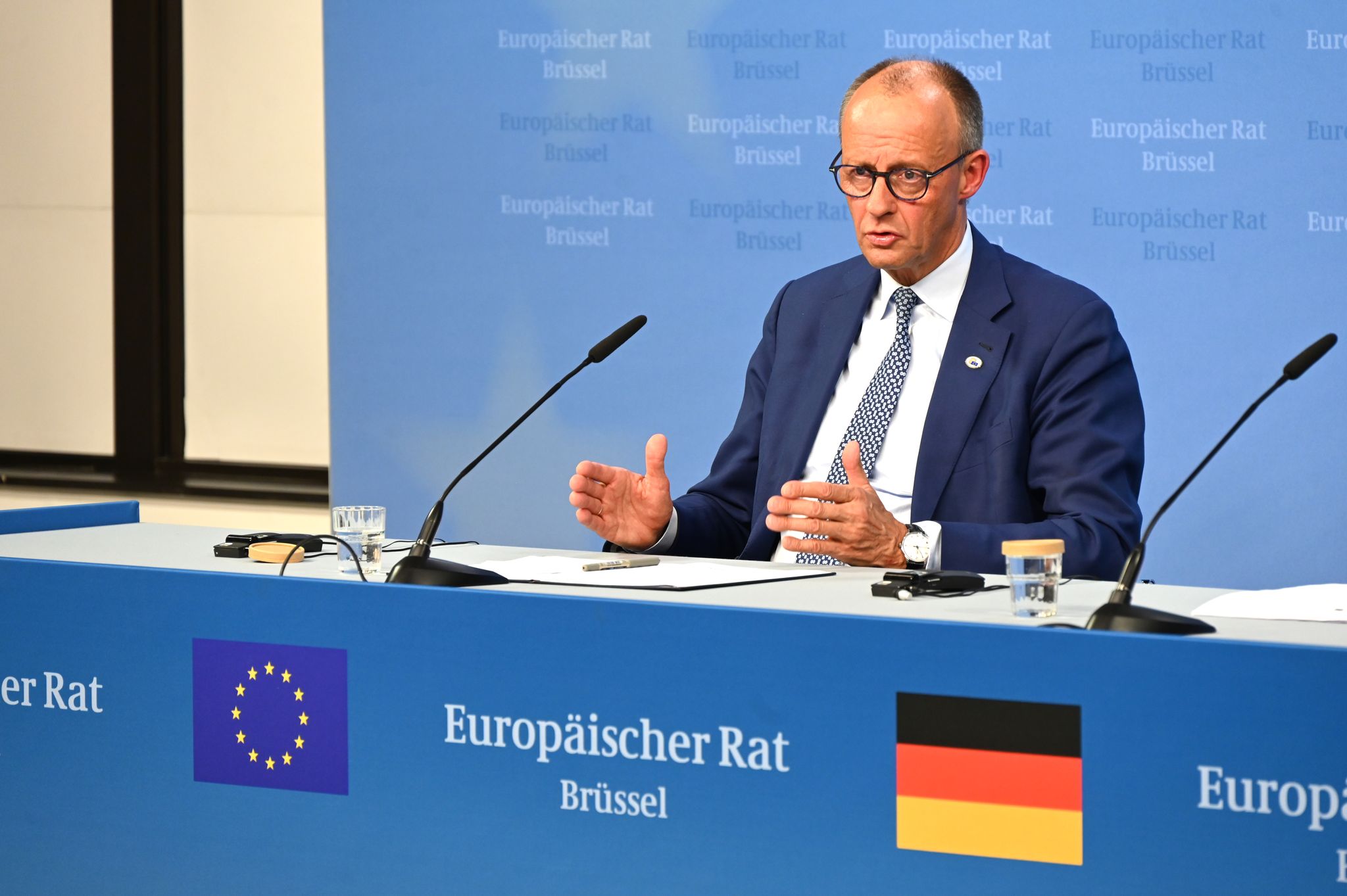 Kanzler Friedrich Merz sieht durch die US-Zölle deutsche Unternehmen in Gefahr.