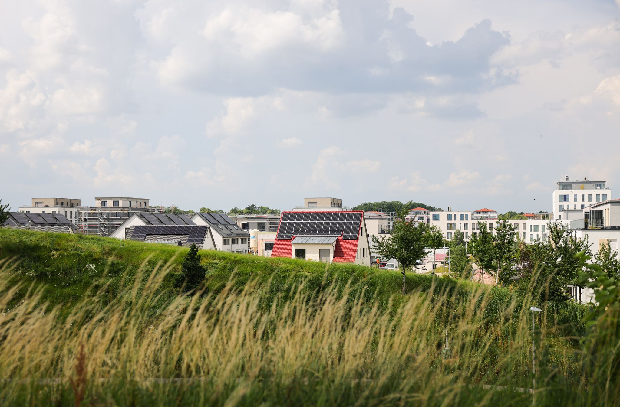 Der Anstieg der Kreditzinsen schreckte in den vergangenen drei Jahren viele Immobilieninteressenten ab. Die Folge waren sinkende Preise - doch diese Phase ist nun beendet. (Symbolbild)