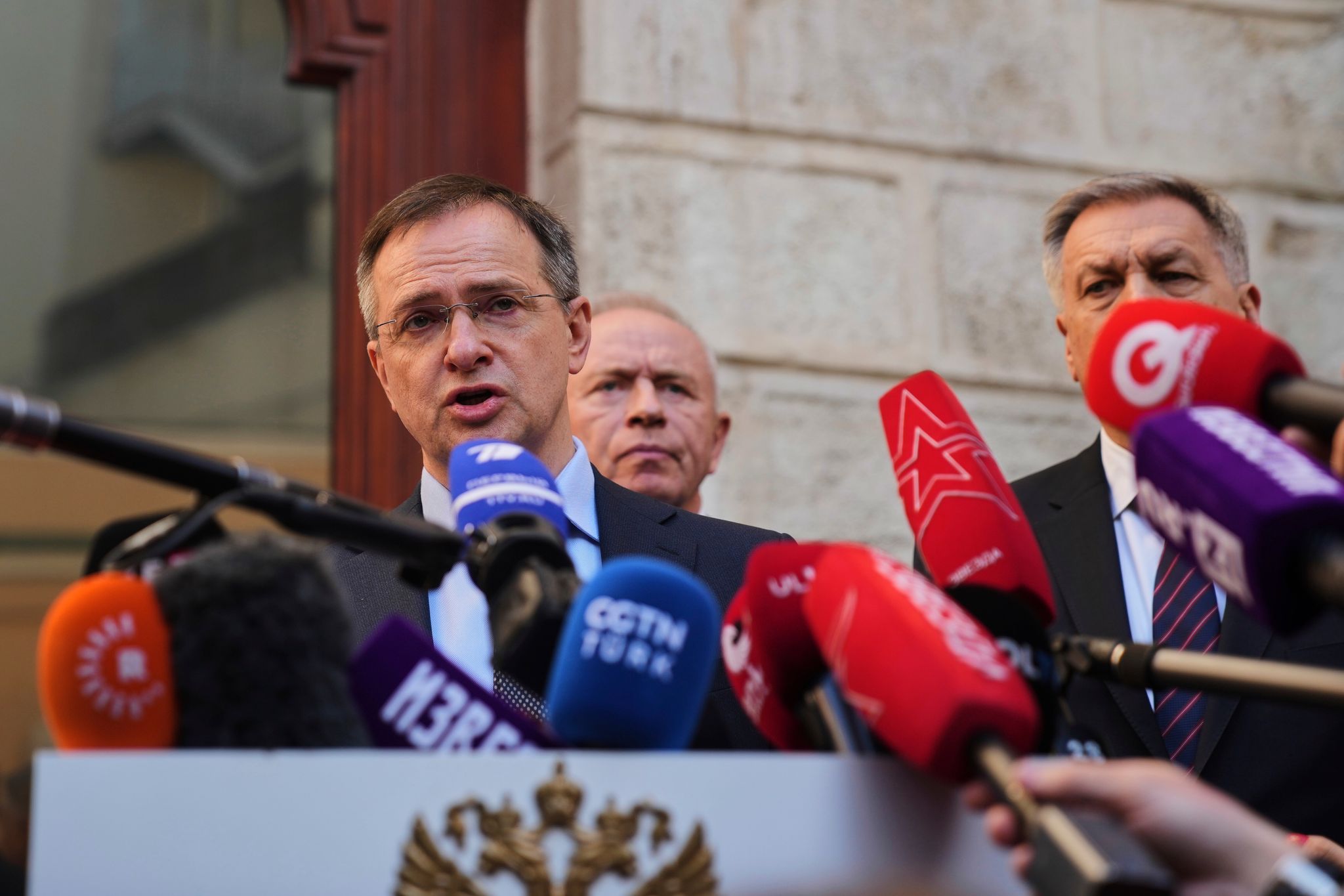 Der russische Verhandlungsführer Wladimir Medinski hat nach der zweiten Verhandlungsrunde in Istanbul Pläne für einen neuen Gefangenenaustausch bestätigt. (Archivbild)
