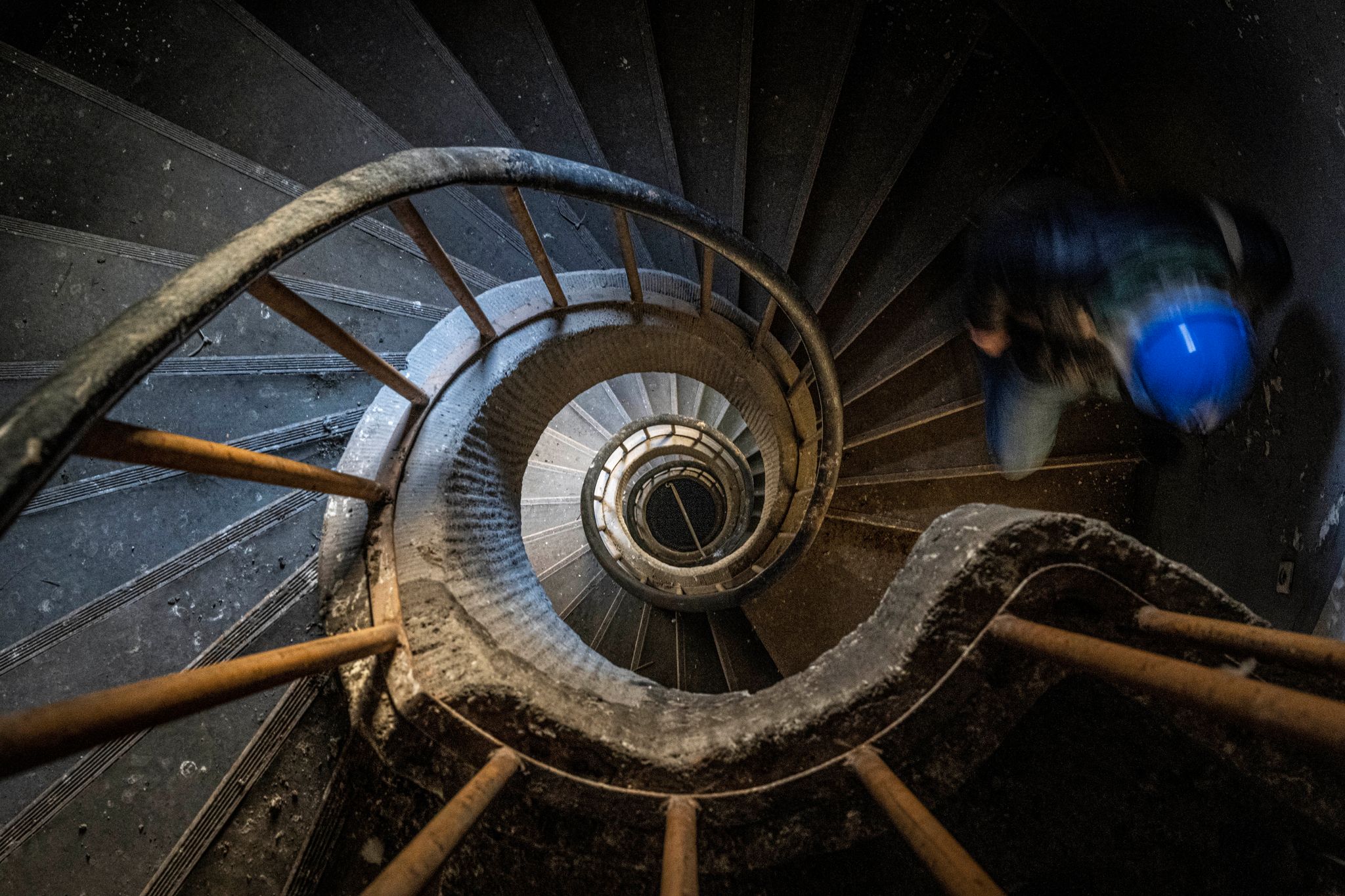 Gefangen in der Negativspirale? Wer beruflich wieder mehr Freude erleben will, sollte reflektieren, woher die Unzufriedenheit kommt.