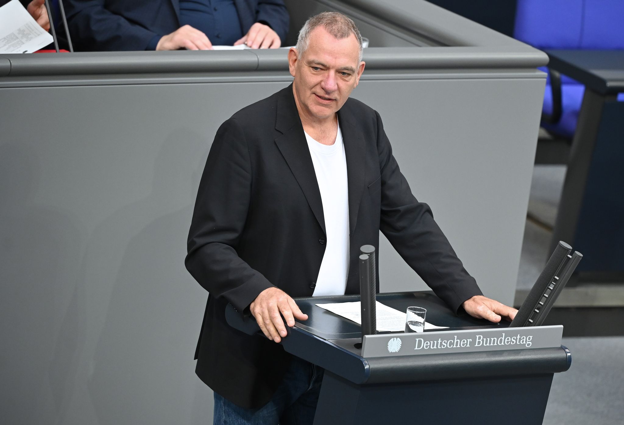 Parteichef van Aken pocht auf ein Mitspracherecht der Linksfraktion. (Archivbild)