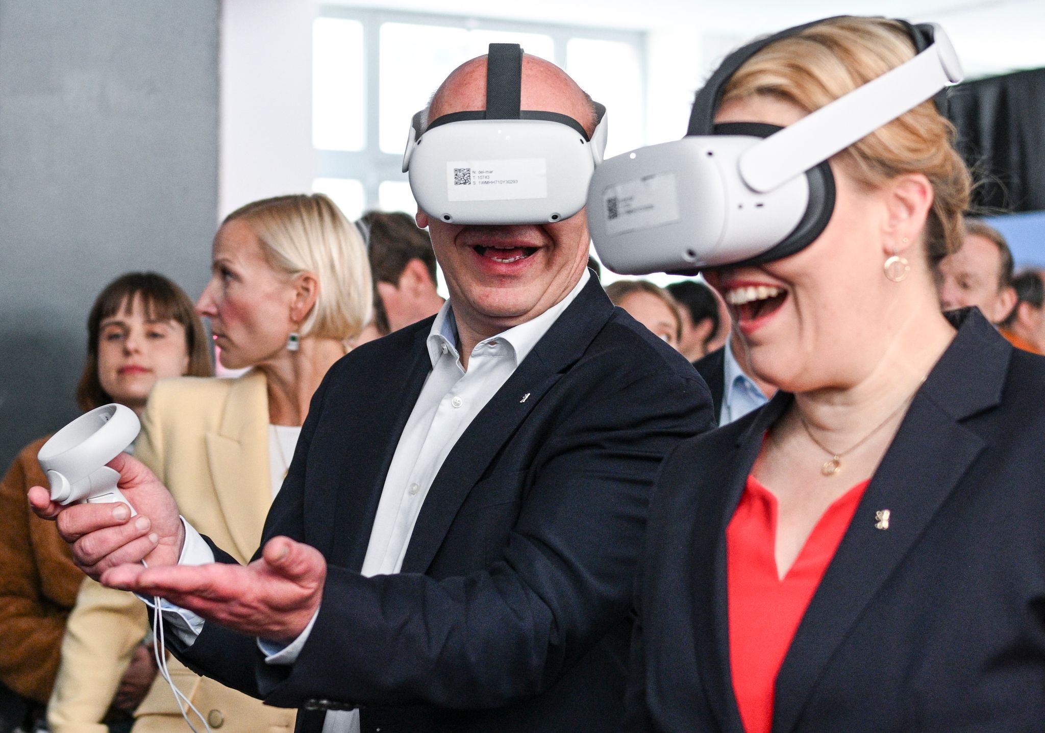 Berlins Regierender Bürgermeister Kai Wegner (CDU) und Wirtschaftssenatorin Franziska Giffey (SPD) sehen Berlin als wichtigsten Gaming-Standort Deutschlands.