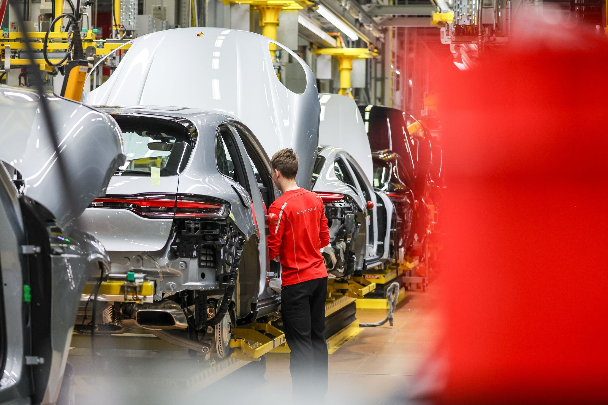 Der Auftragsbestand in der deutschen Industrie wächst - dank einer Erholung in der Autobranche. (Archivbild)
