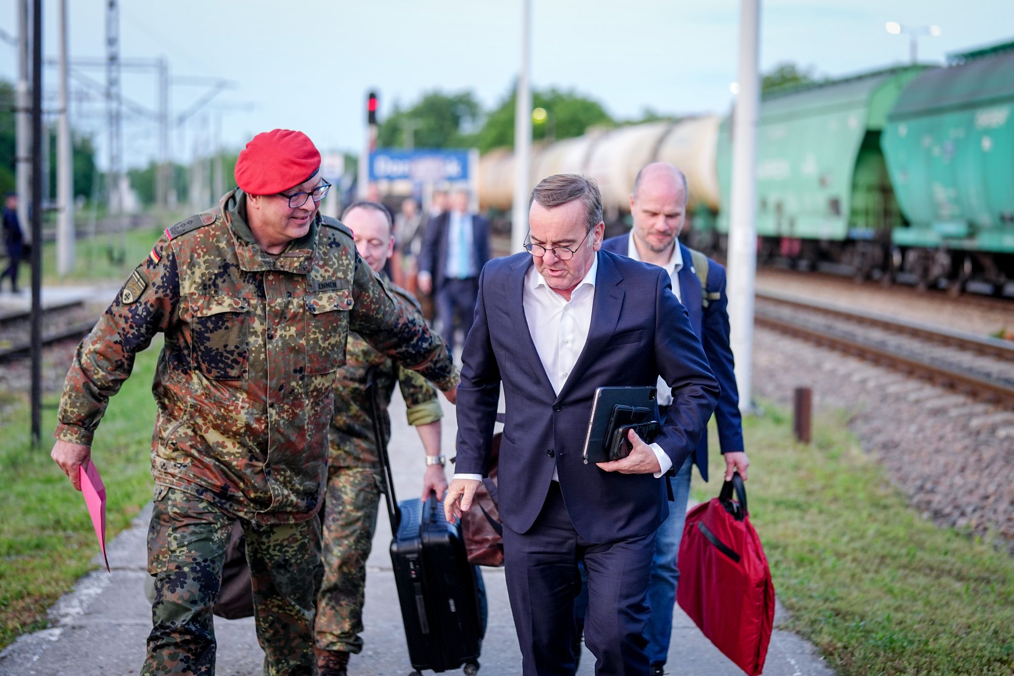 Pistorius traf am Morgen zu einem unangekündigten Besuch in Kiew ein.