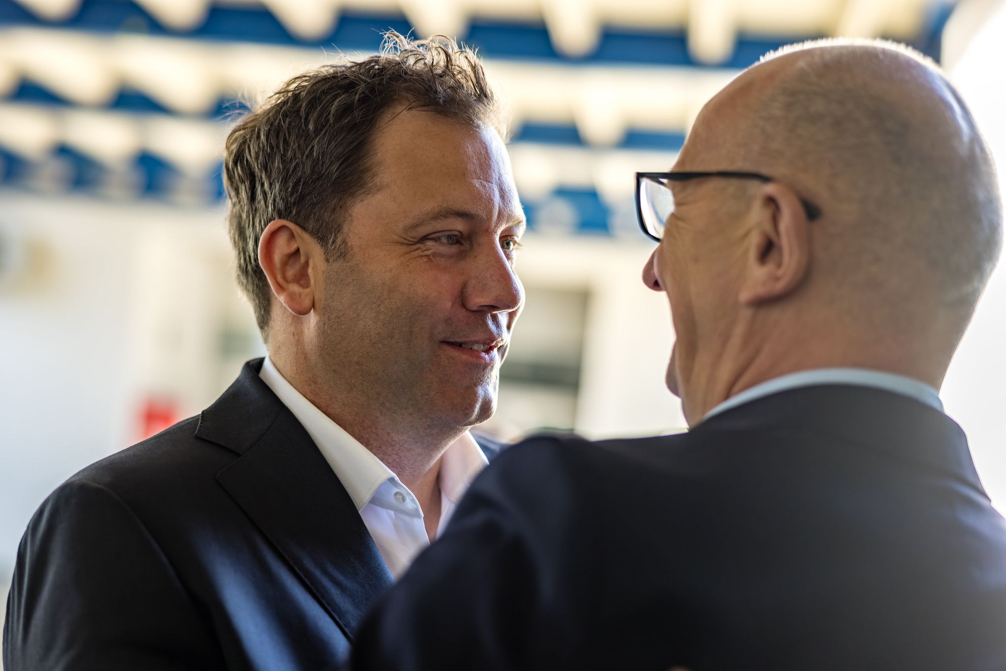 SPD-Chef Lars Klingbeil dringt auf die Prüfung eines AfD-Verbotsverfahrens. Hier im Gespräch mit Dietmar Woidke (r), Brandenburgs Ministerpräsident und SPD-Landesvorsitzender.