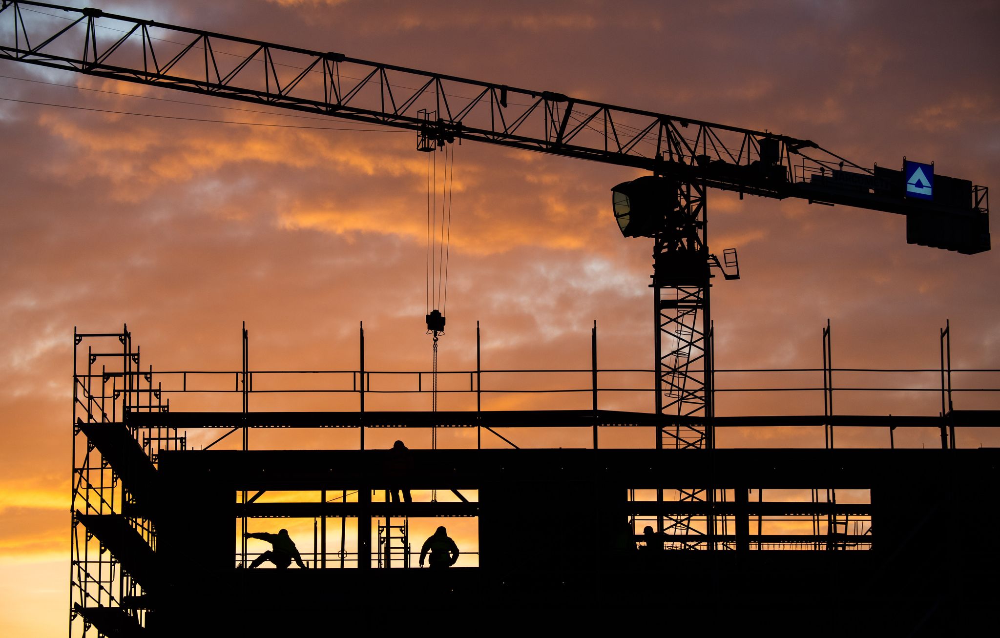 Da geht die Sonne für Investorinnen und Investoren auf: Für vermieteten Wohnungsneubau lassen sich noch vier Jahre lang zusätzliche Sonderabschreibungen vornehmen.