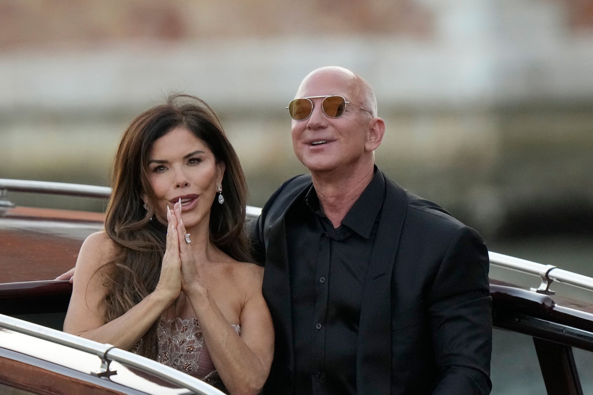 Eines der Kleider von Lauren Sánchez Bezos ist verschwunden. (Foto: Archiv)