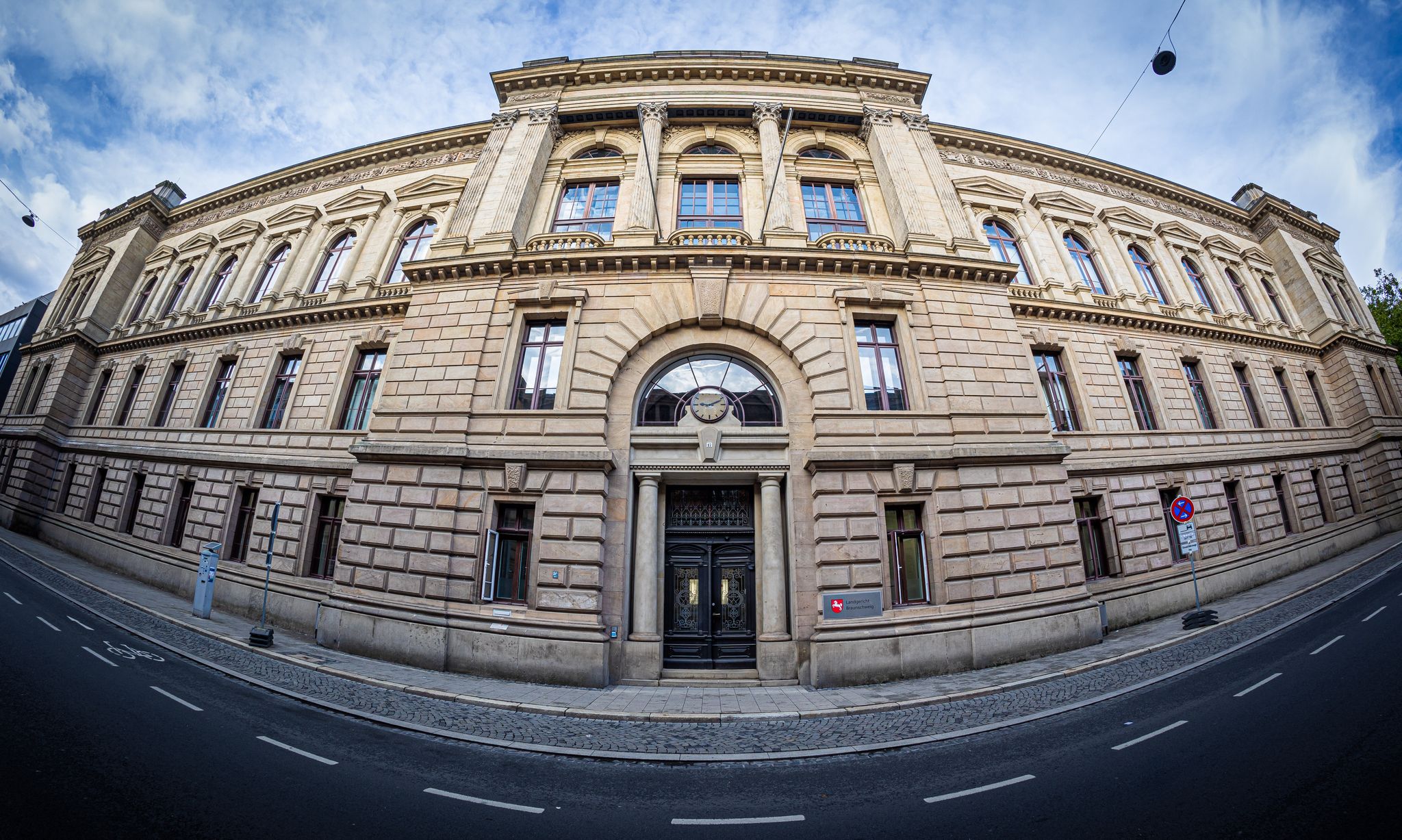 Am Landgericht Braunschweig wird ein Zivilverfahren im Zusammenhang mit dem Untergang des Schiffes MS «Felicity Ace» verhandelt. (Archivbild)