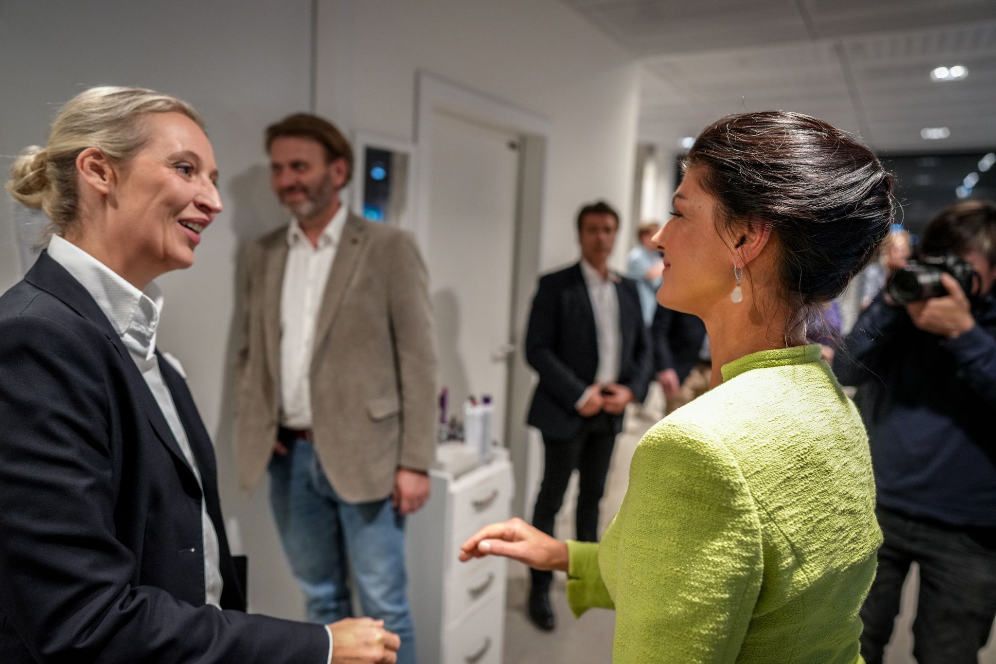 AfD-Chefin Alice Weidel und BSW-Gründerin Sahra Wagenknecht hatten sich im Herbst 2024 beim Sender «Welt» zum TV-Duell getroffen. Gespräche beider Parteien befürworten beide Seiten. (Archivbild)