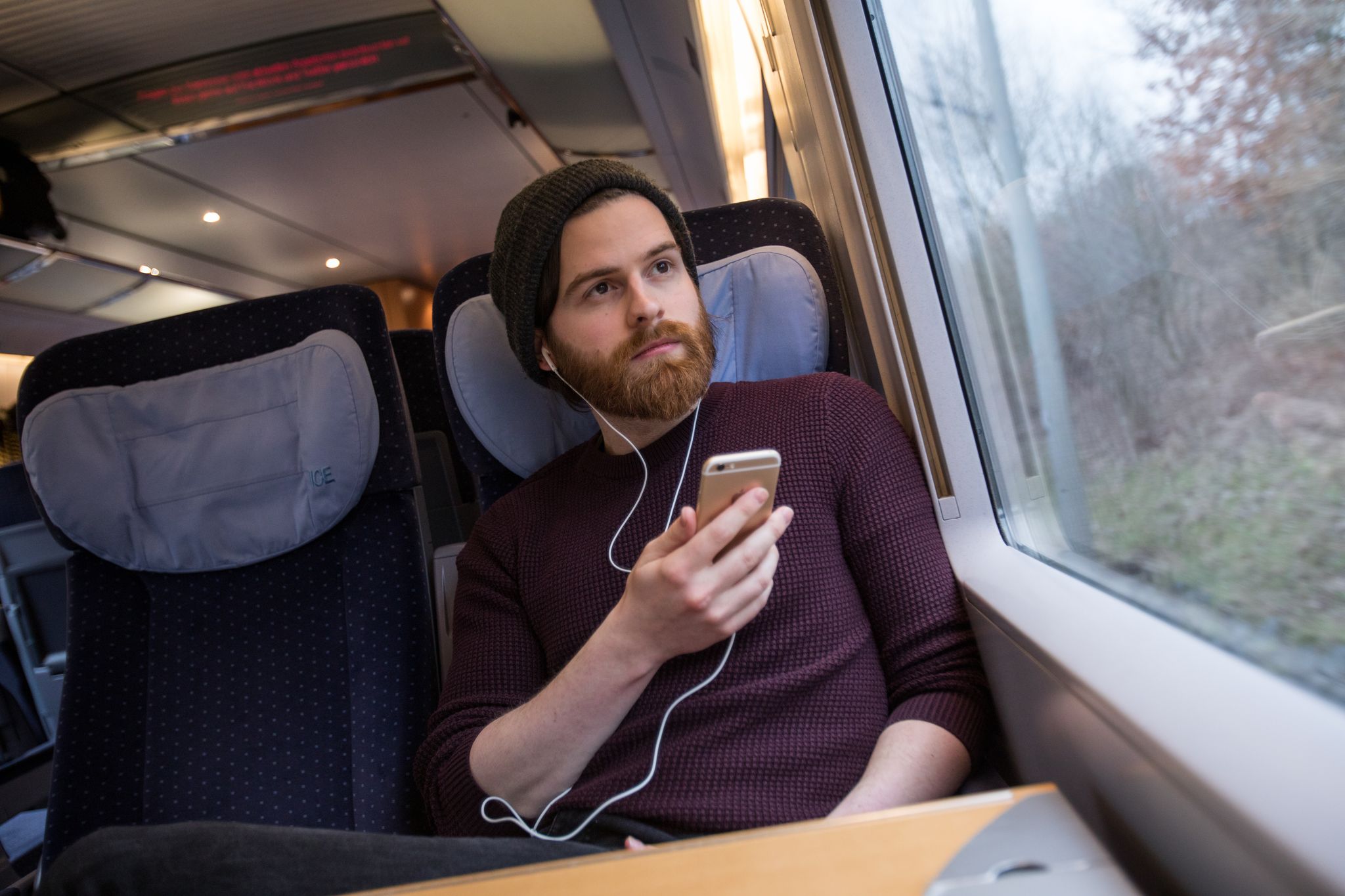 Fahrten, Buchung, Abrechnung: Wer digitale Helfer nutzt, spart auf Dienstreisen oft Zeit und Nerven.