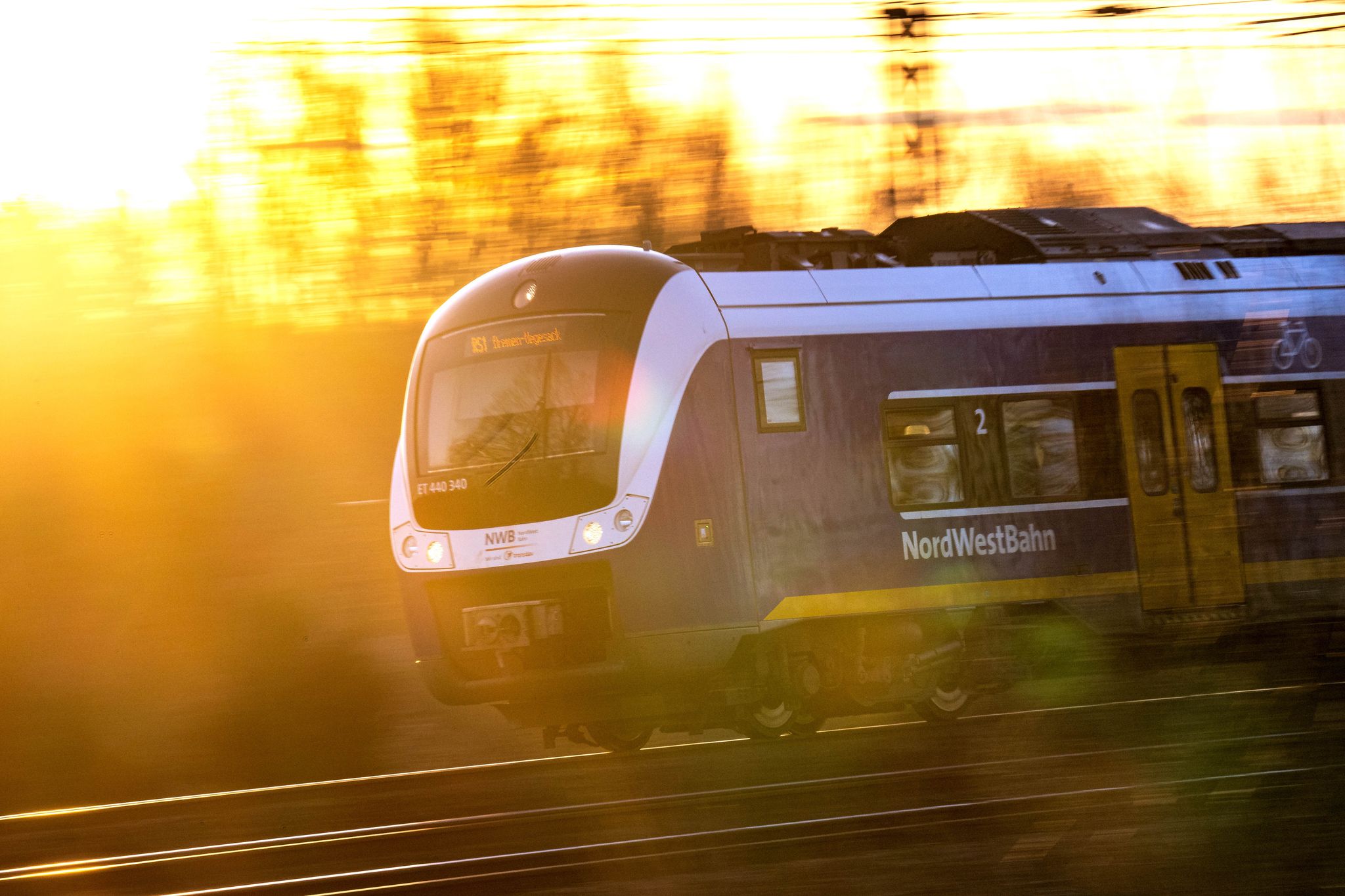 Fällt an heißen Tagen die Klimaanlage im Zug aus, sollte umgehend das Zugpersonal kontaktiert werden.