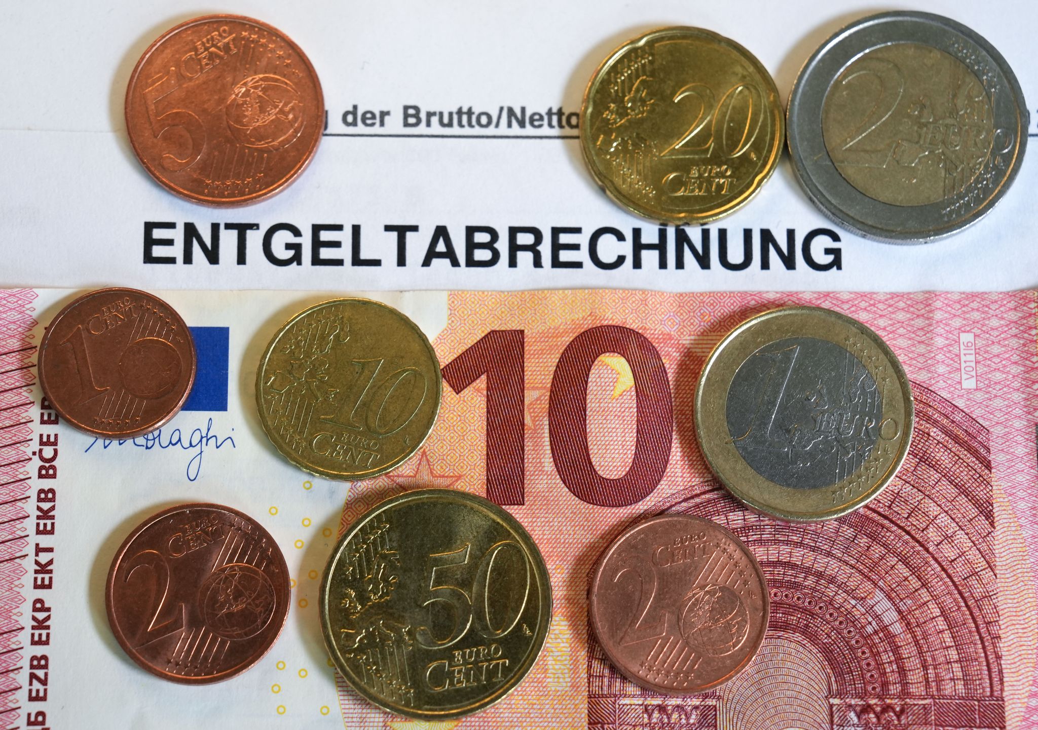 Mindestlohn für eine Stunde: 13,90 Euro ab 2026