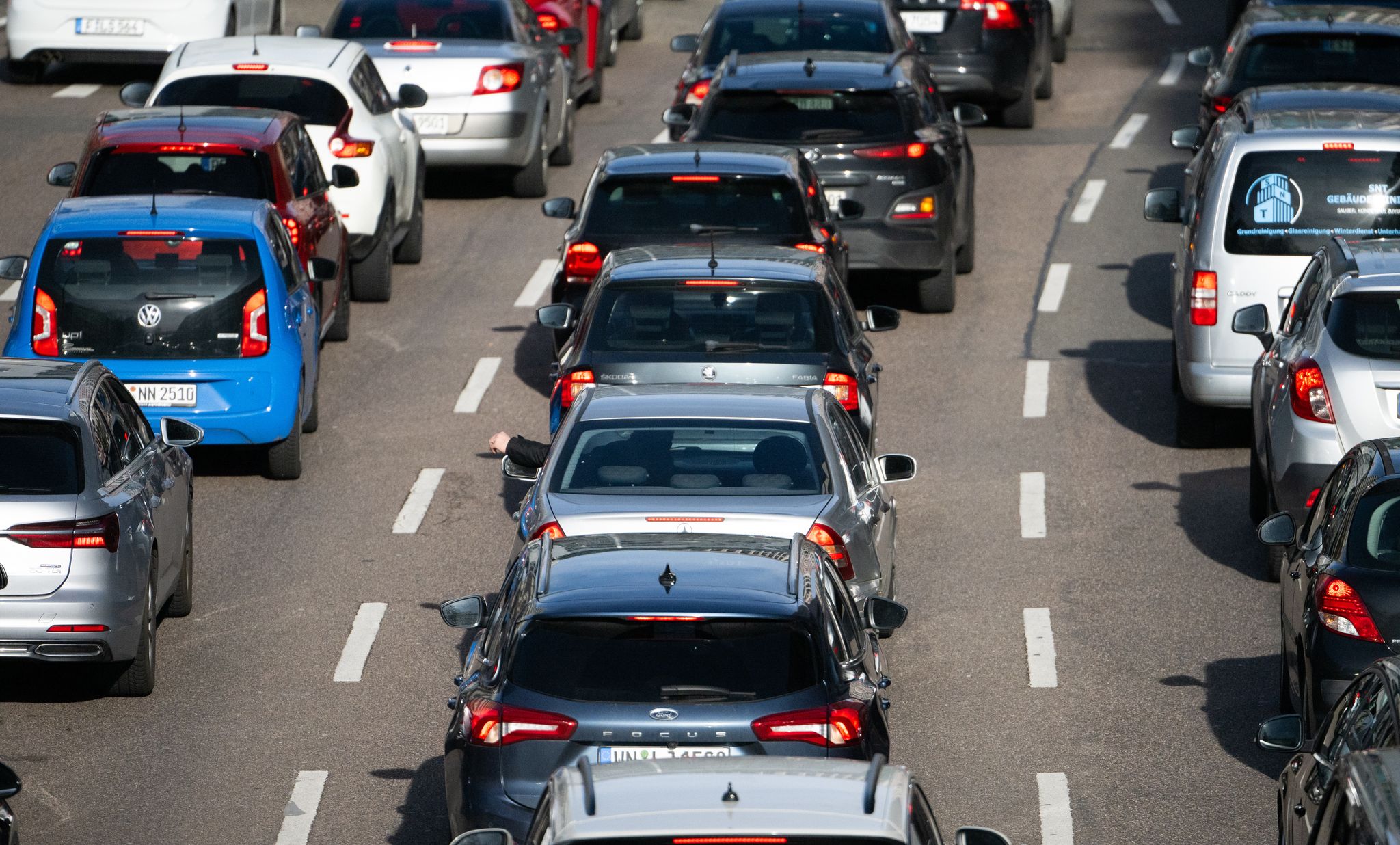 Die Menschen in Deutschland sind vergangenes Jahr wieder weiter mit ihren Autos gefahren. (Archivbild)