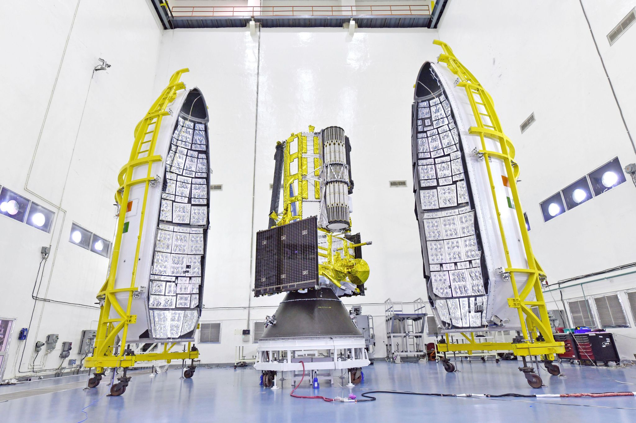 Der NISAR-Satellit im indischen Weltraumbahnhof Satish Dhawan Space Center. (Foto Archiv)