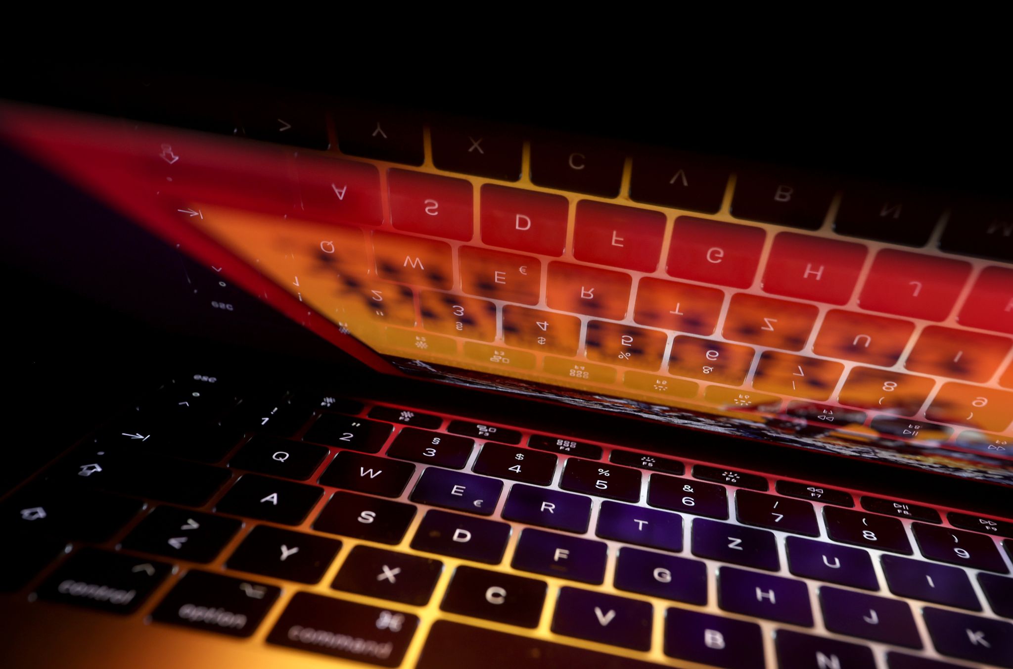 Zahlungsbetrag im Internet gibt es in vielen Varianten - jeder Fünfte wurde laut Umfrage schon Opfer davon
